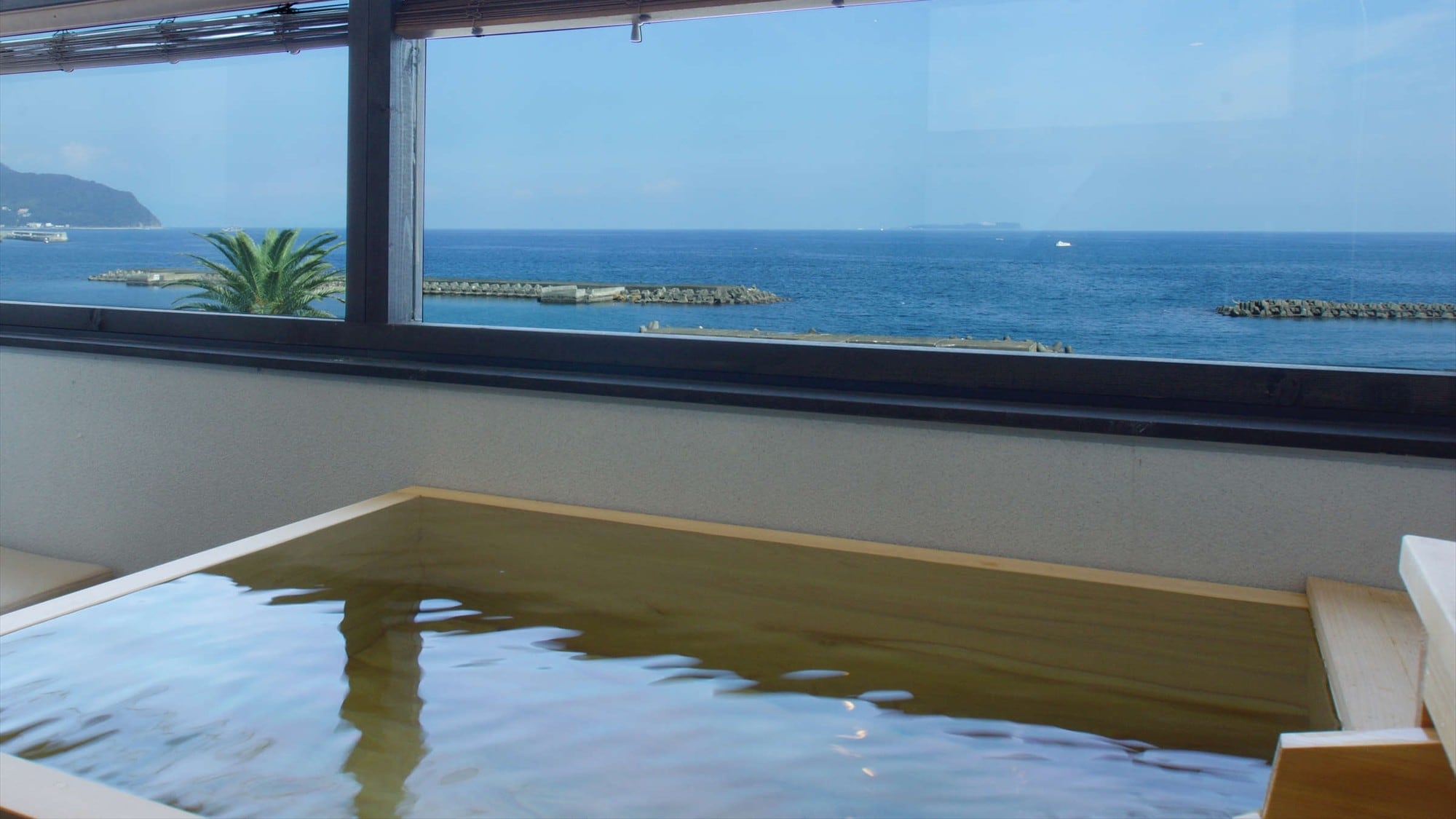 [Oceanfront with open-air bath◇Twin] Enjoy the hot springs while looking at the ocean...it's the epitome of luxury♪