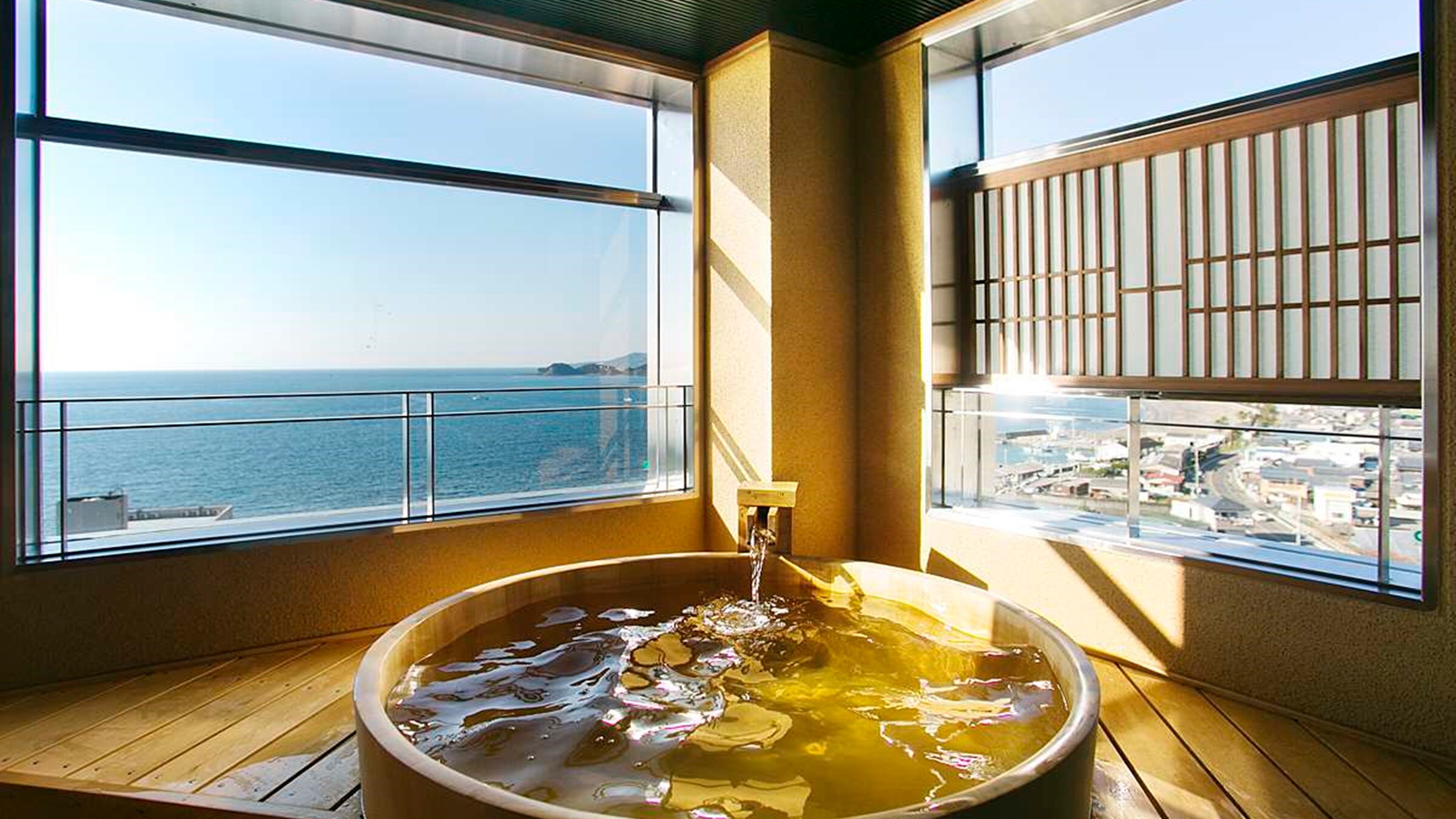 Ocean view semi-open-air bath