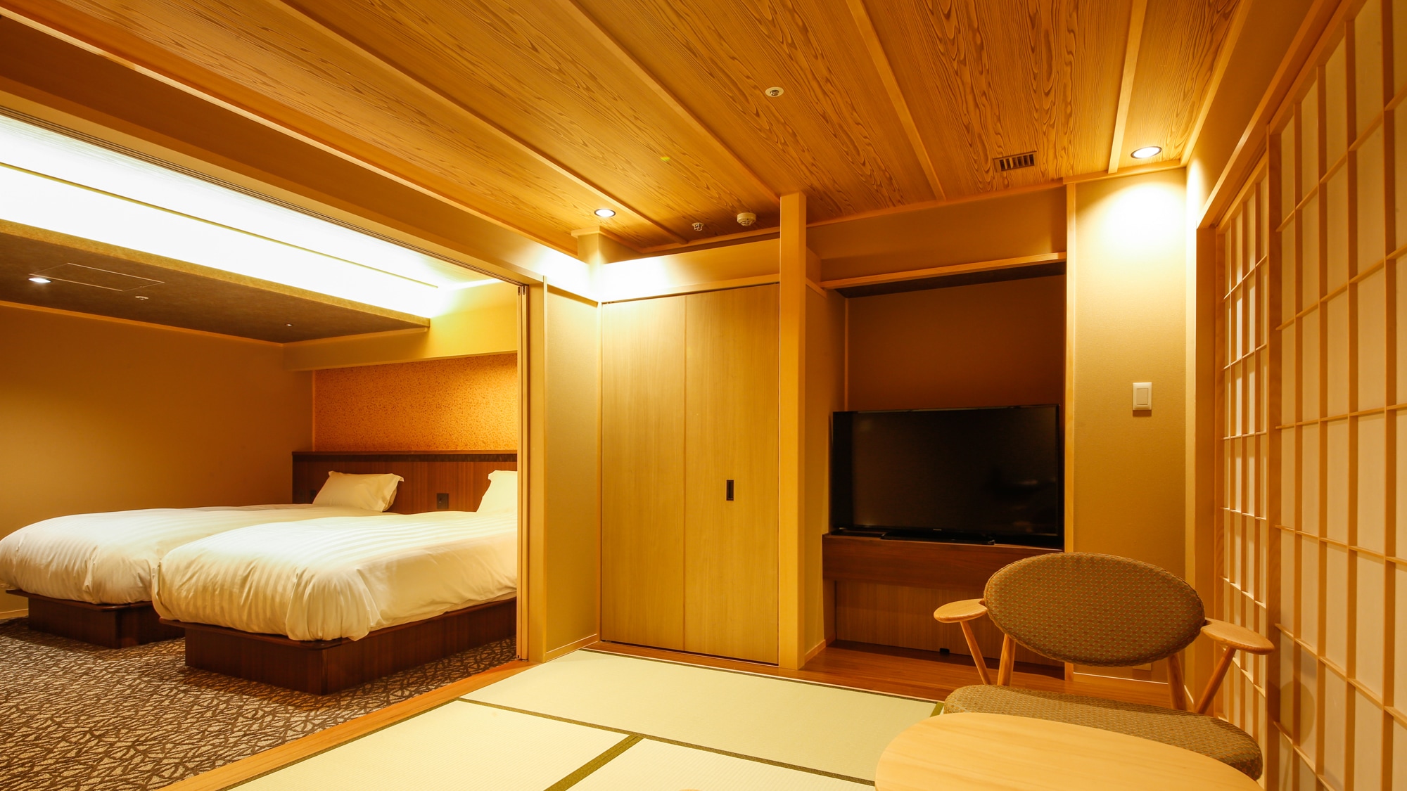 [GUEST ROOMS]
