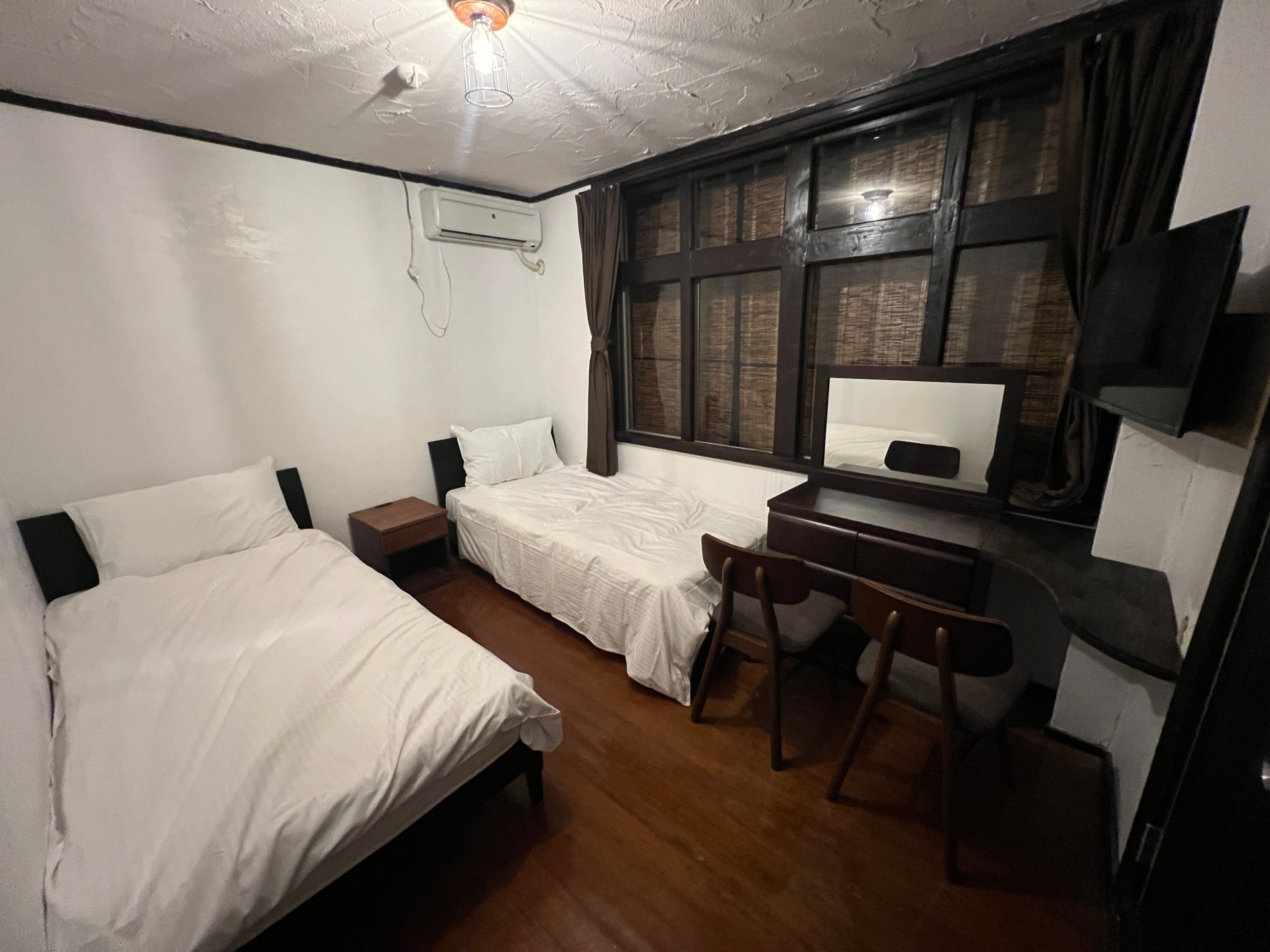 Room No. 2 Twin Room 01