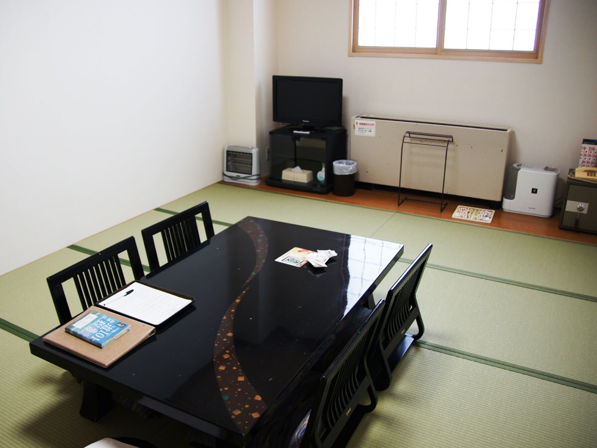 Guest room (Japanese-style room, 10 tatami mats)
