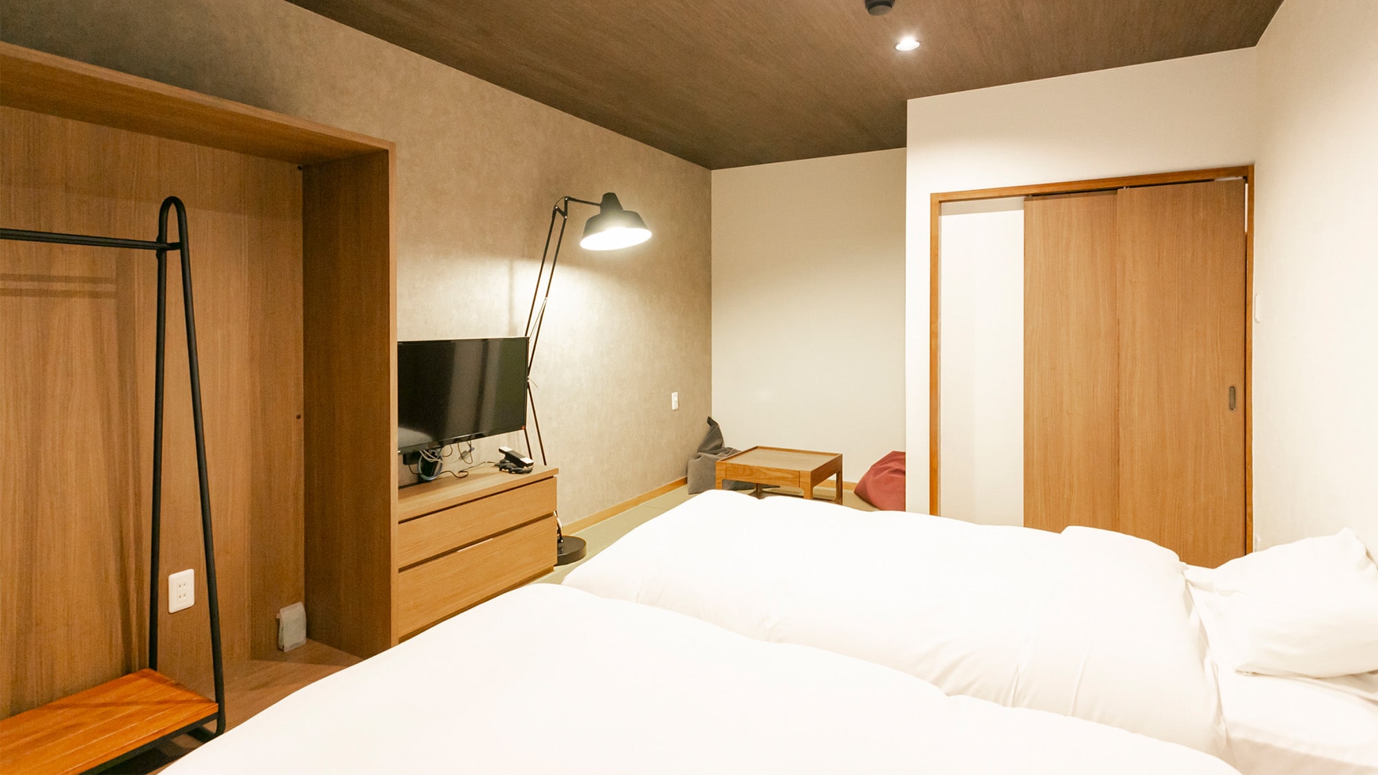 Japanese and Western room B standard twin (20 square meters)