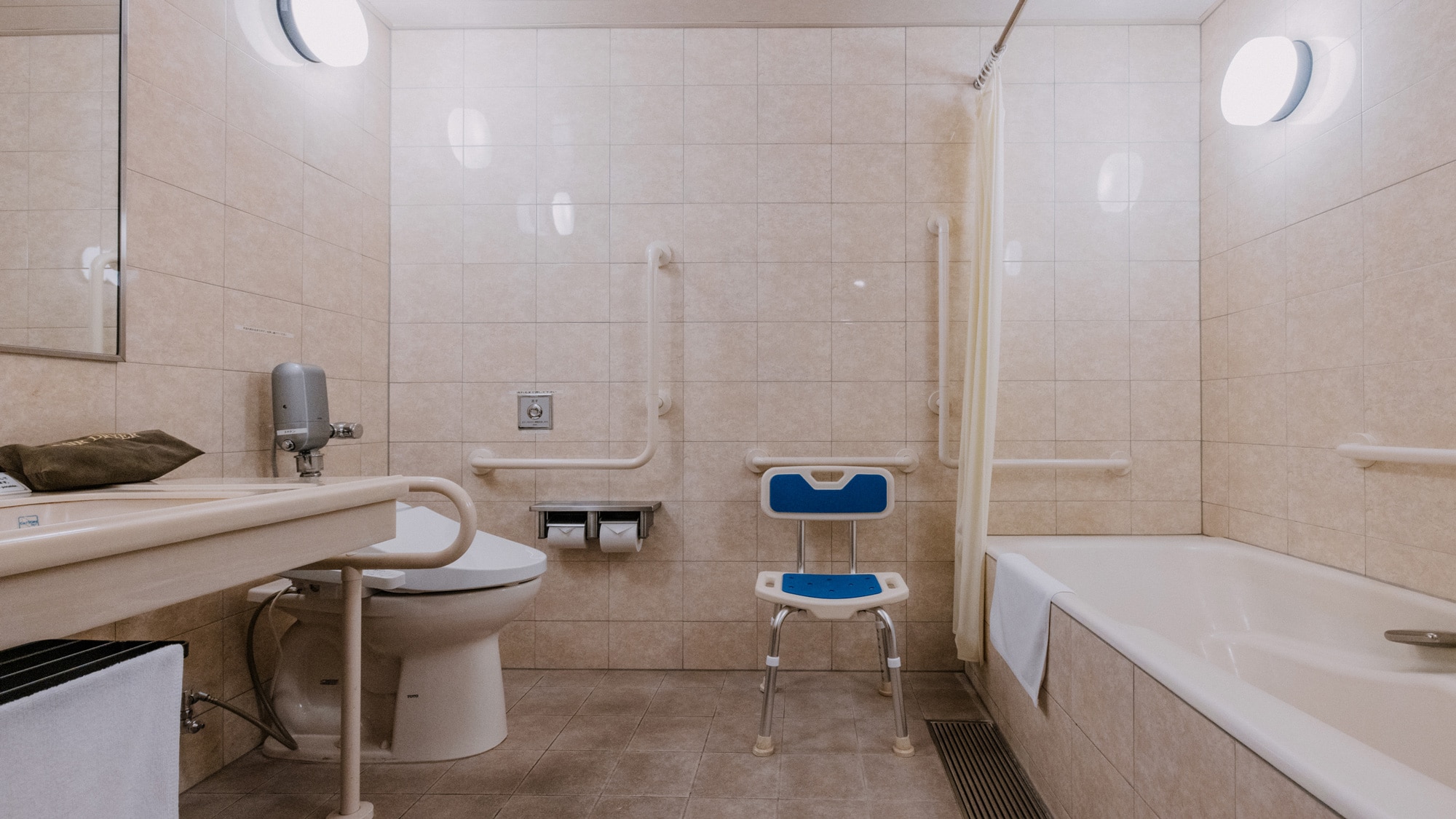Barrier-free bathroom