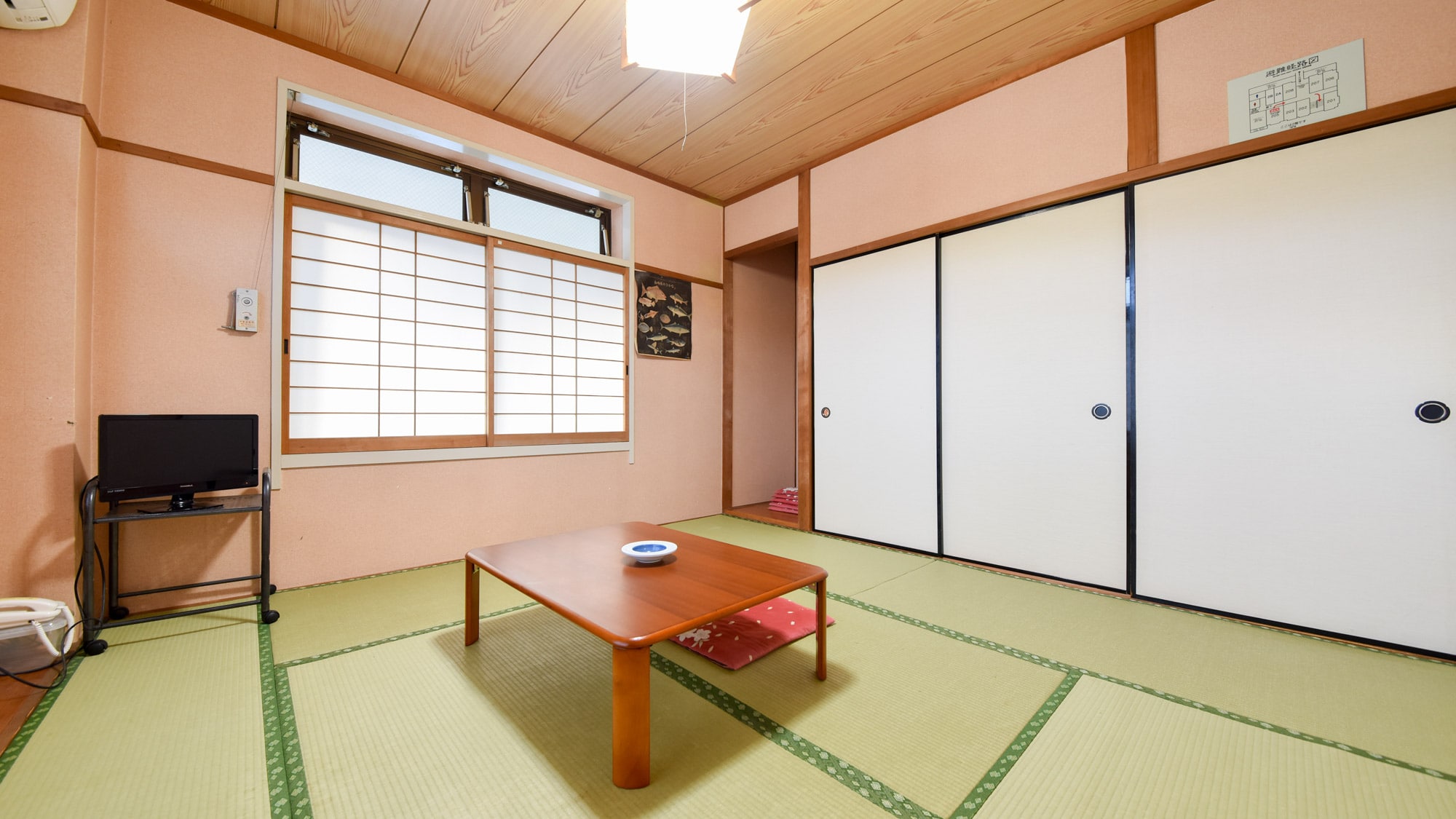 ※【日式房間範例】 可以舒適放鬆的日式房間。浴室和衛生間是共用的。