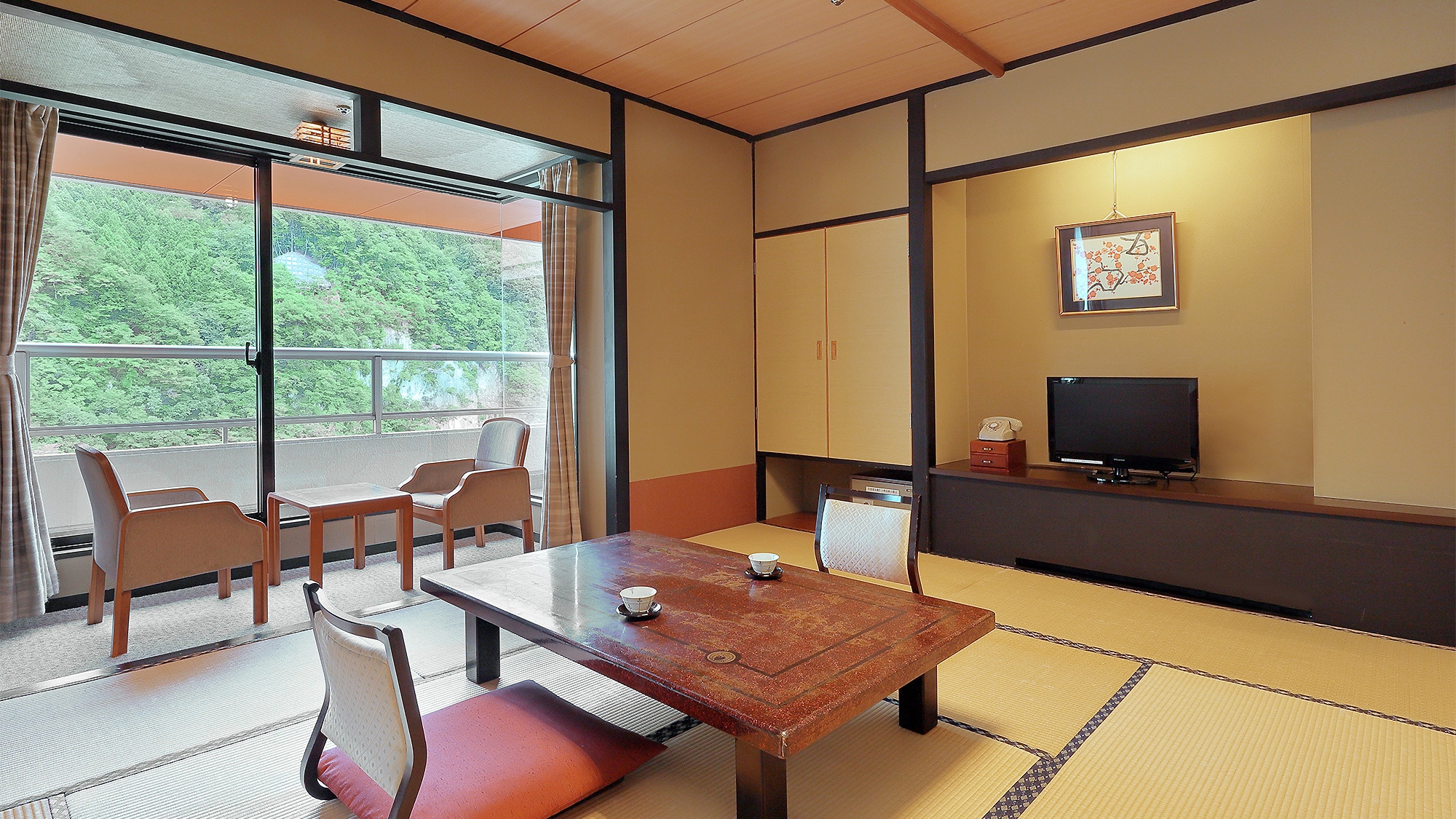 [Japanese-style room] 10 tatami room