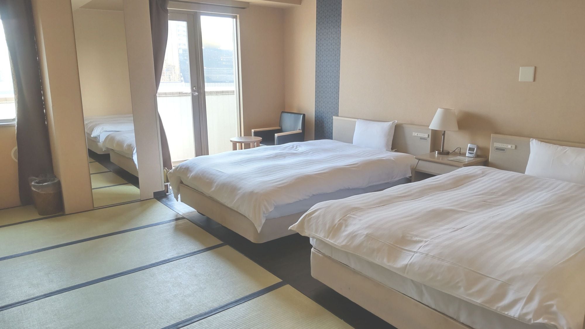 ★ River side ★ Japanese and Western rooms