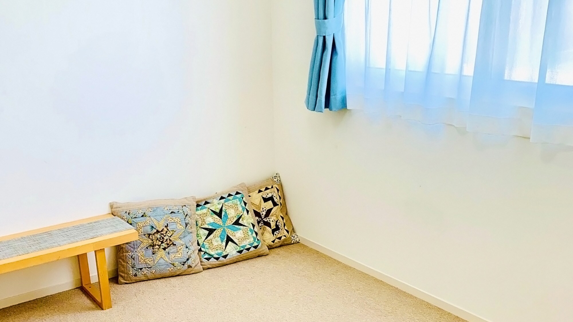 ・[New Wing 203] All rooms are non-smoking, air-conditioned, and equipped with free Wi-Fi