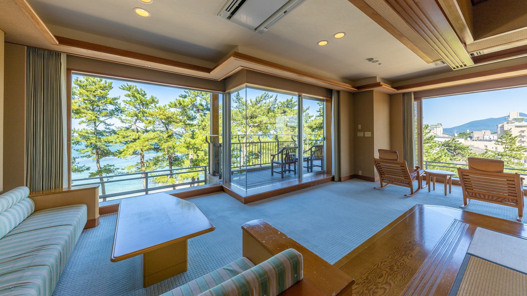 Non-smoking [Room with open-air hot spring bath] Corner room with bed ◎ Ocean view