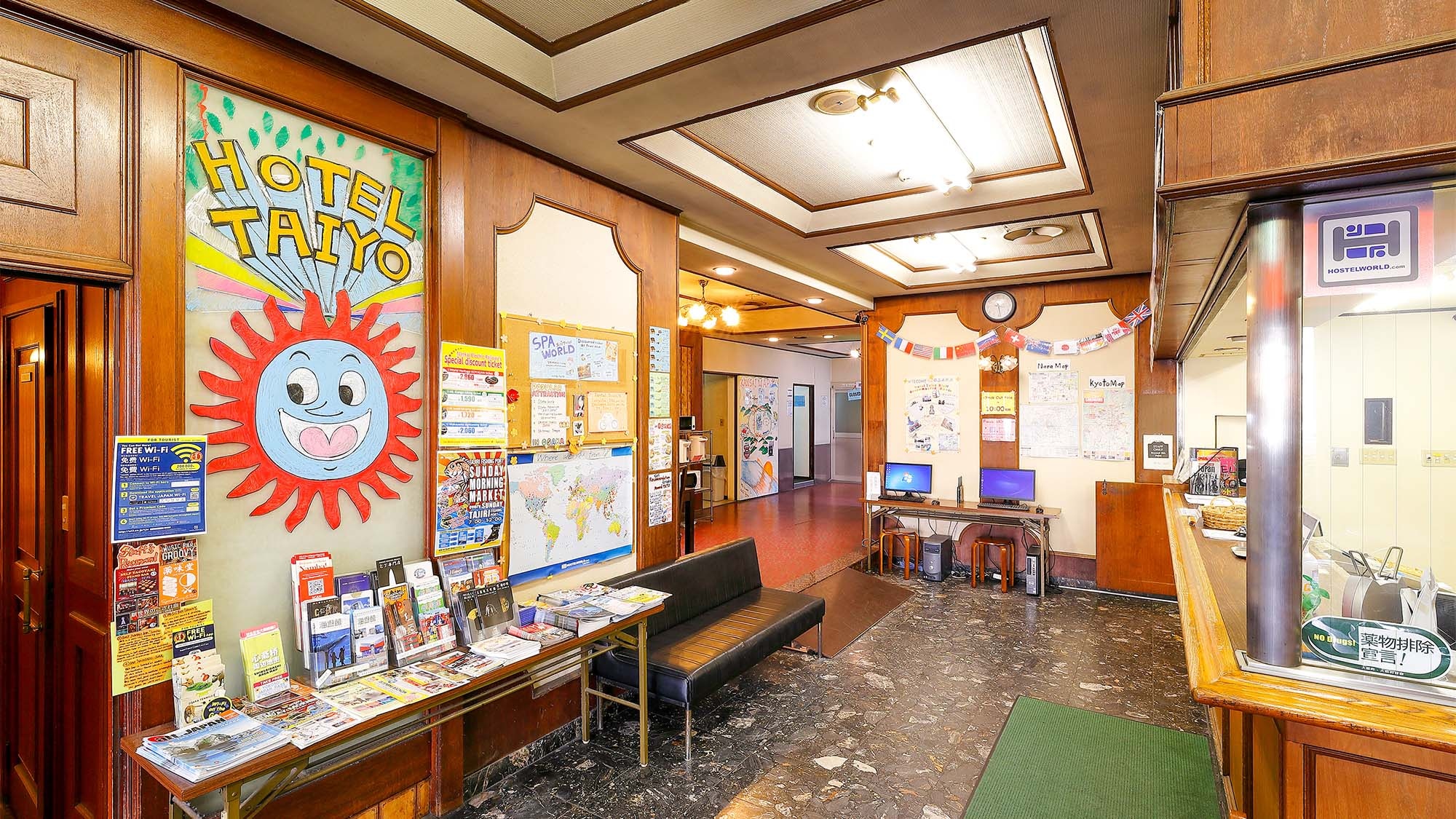・前台前面的空間是深受外國人歡迎的Hotel Taiyo。