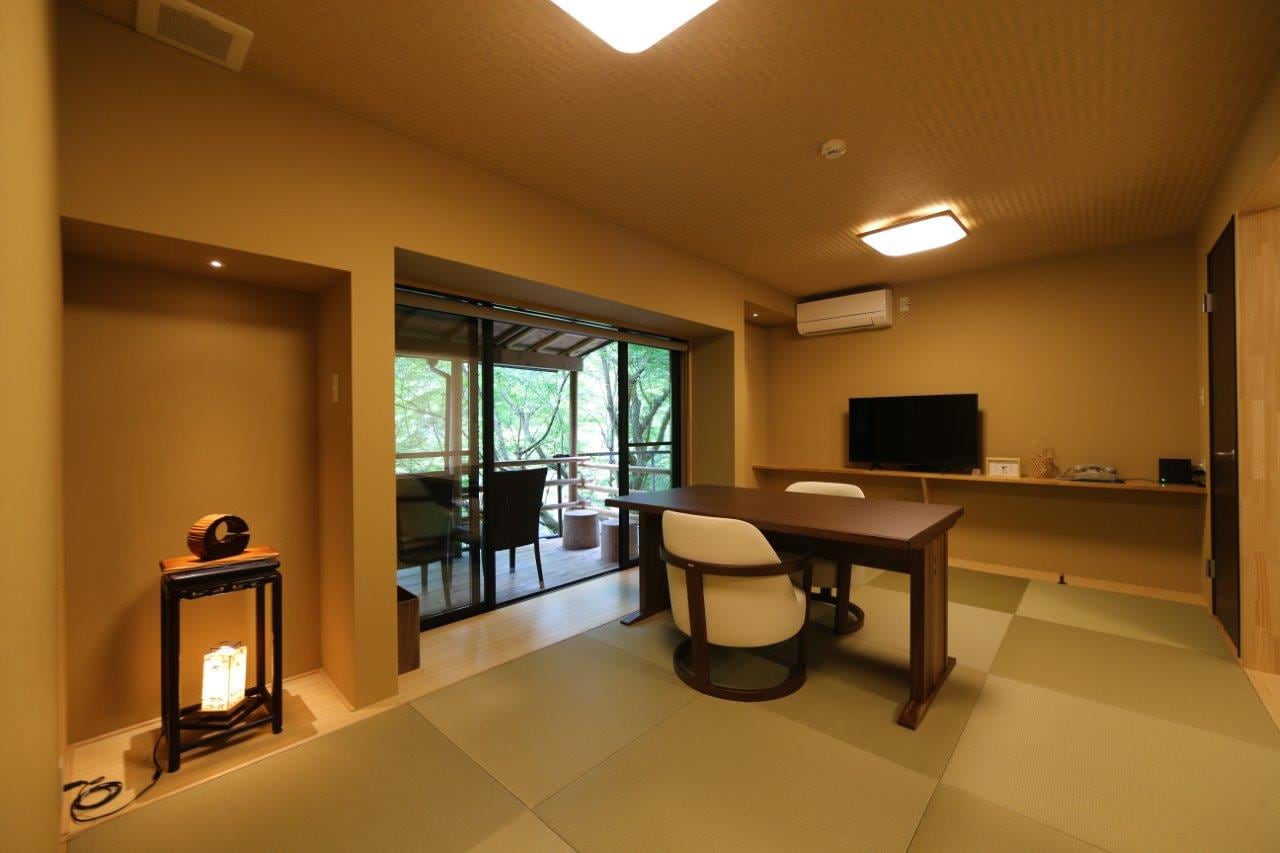 Japanese-Western style detached room with open-air bath [Hototogisu]