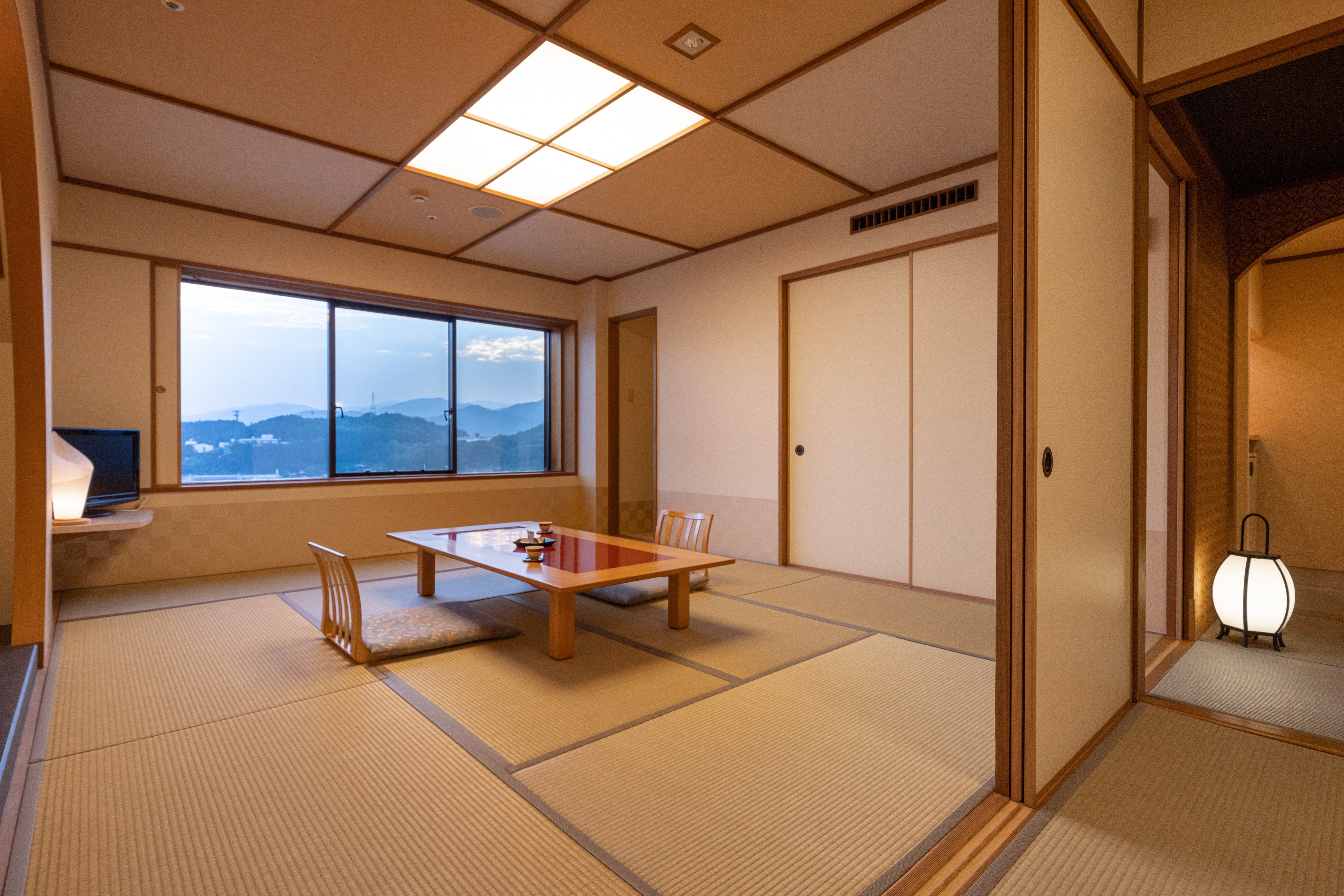 [Minamikan] & lt; Elegant & gt; Japanese-style room / 10 tatami mats + 4.5 tatami mats / 8th floor to higher floors-No smoking-