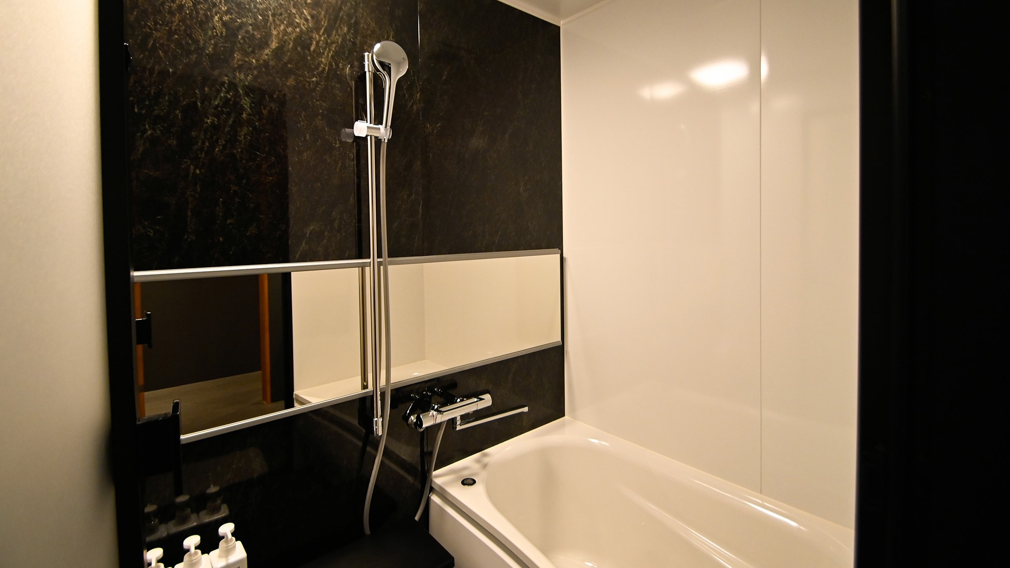 [Capacity for 6 people: Superior (rental of the whole building in the shopping district)] N7 - Bathroom