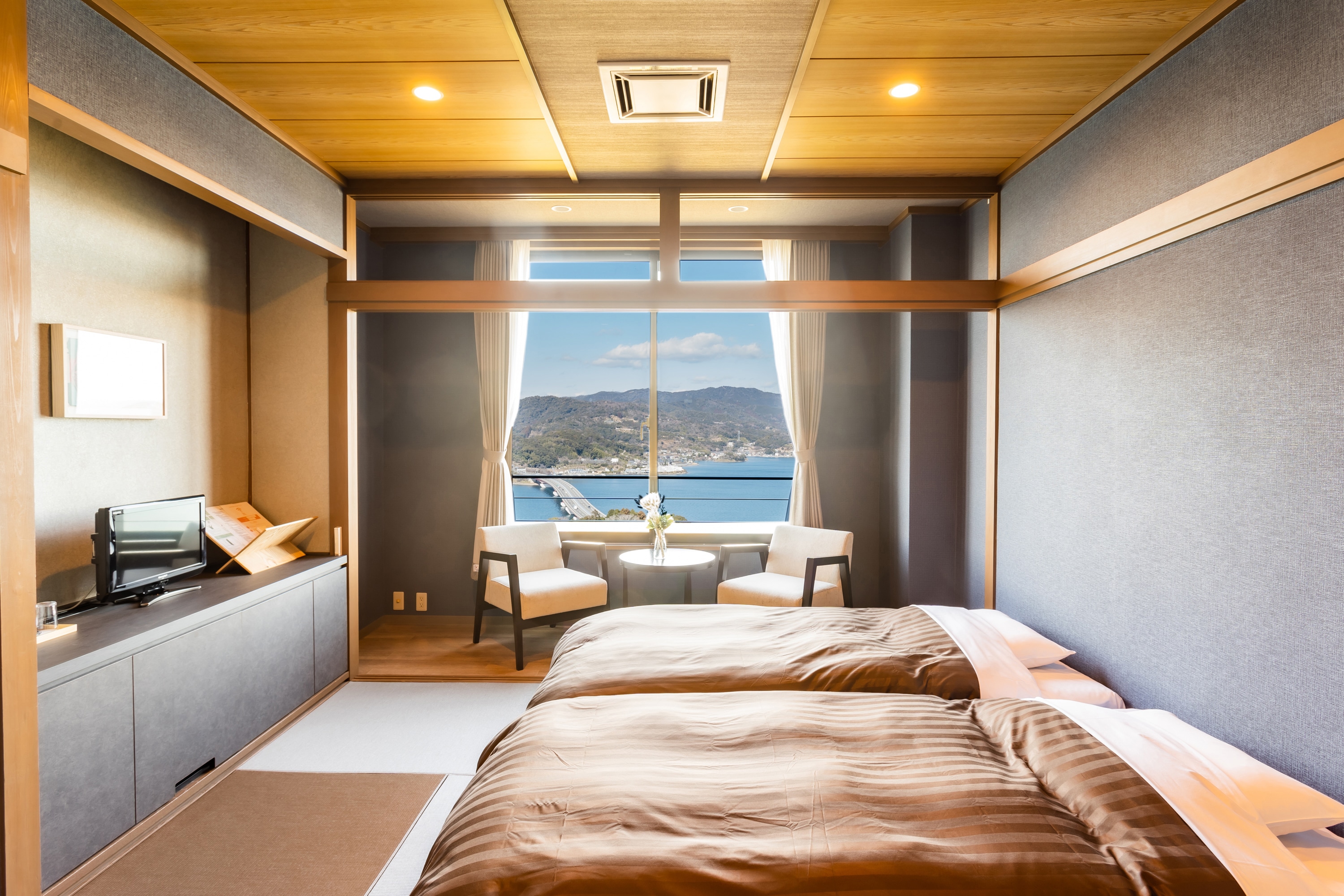Japanese-style room