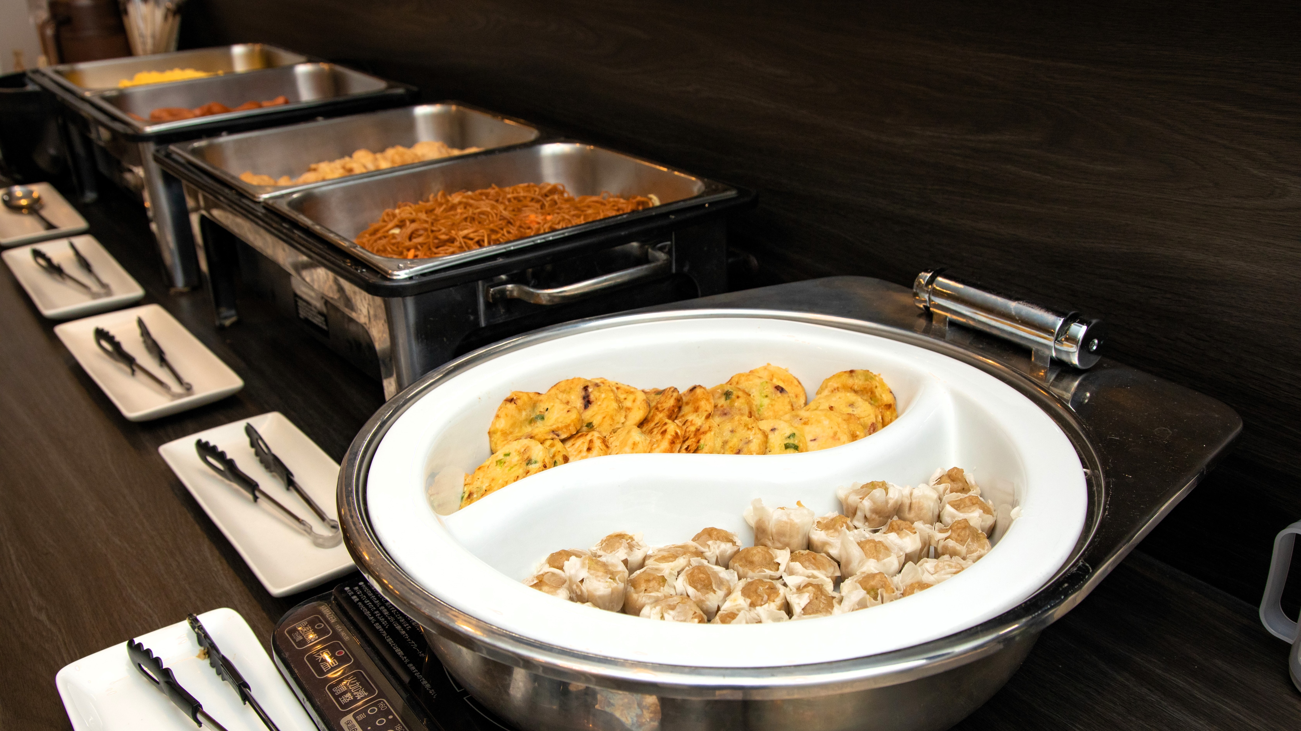 *Breakfast: A Japanese and Western buffet to help you feel energized in the morning.