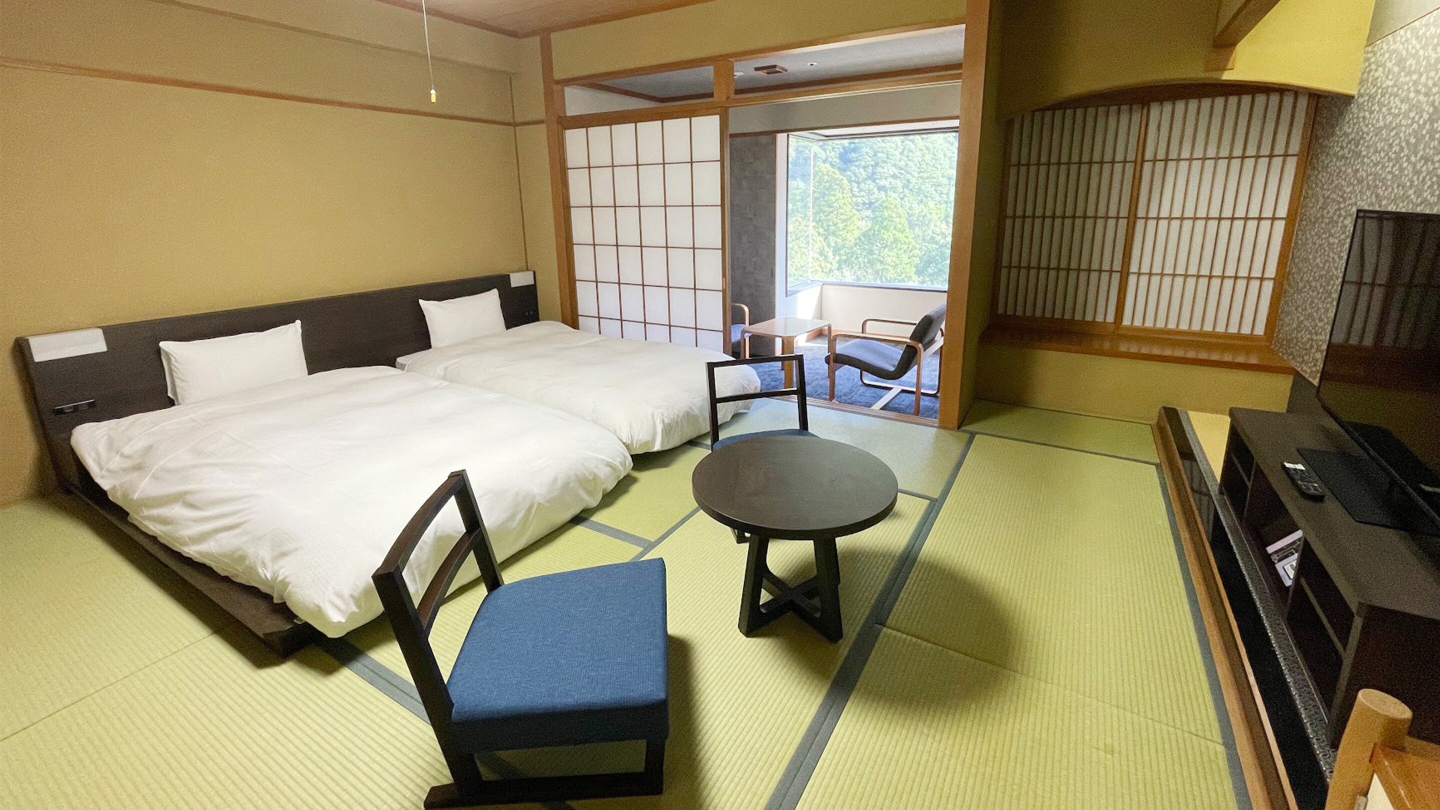 Japanese style room (10 tatami mats) 2 beds