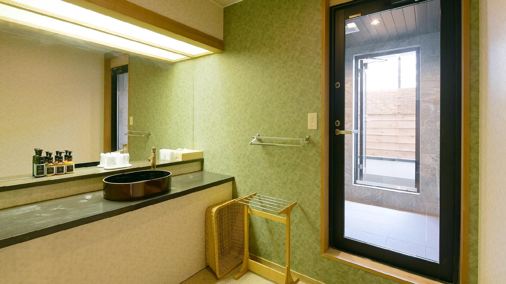 [kamar tipe D]