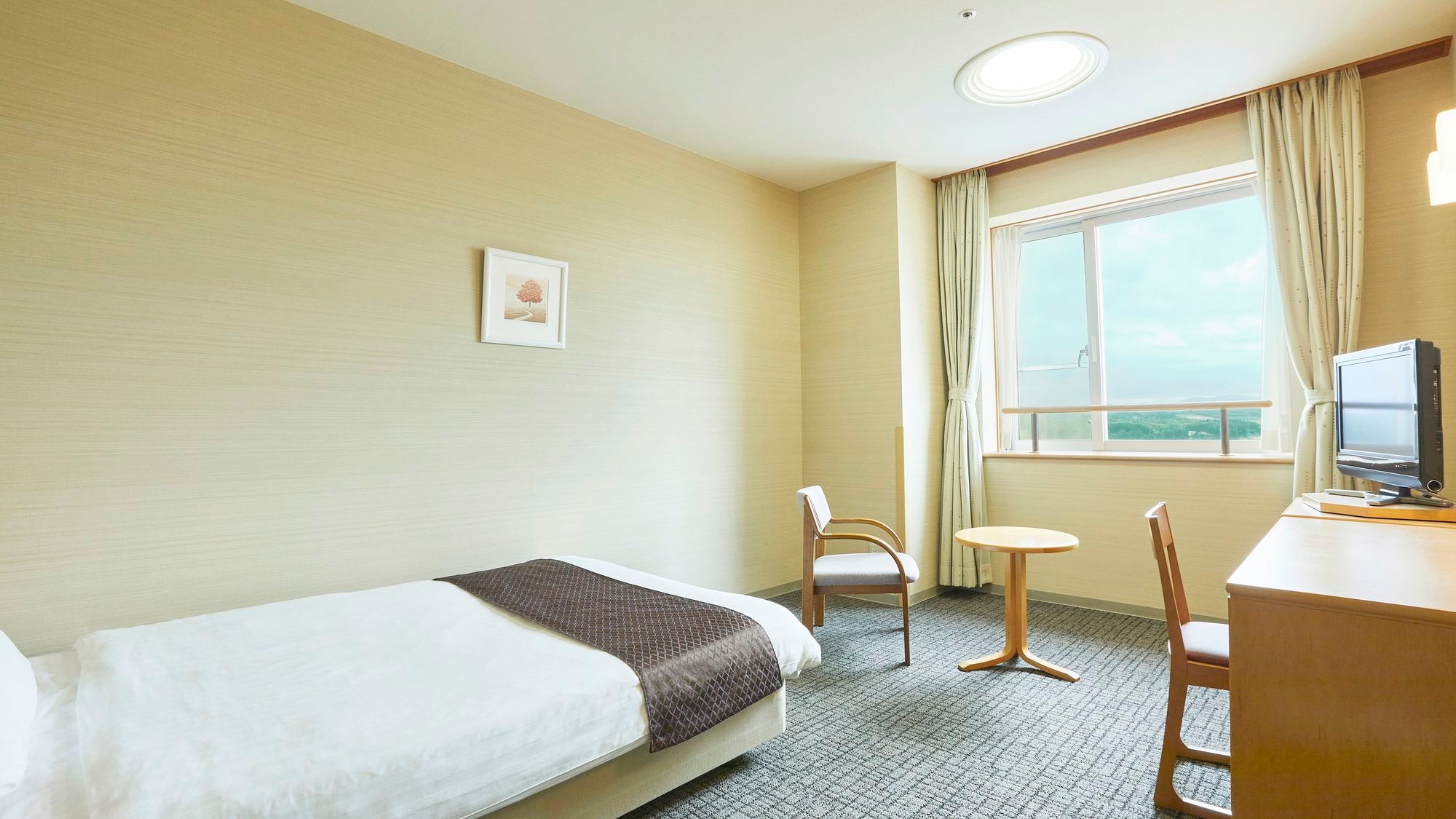 Western-style semi-double room (20 square meters) [Non-smoking]