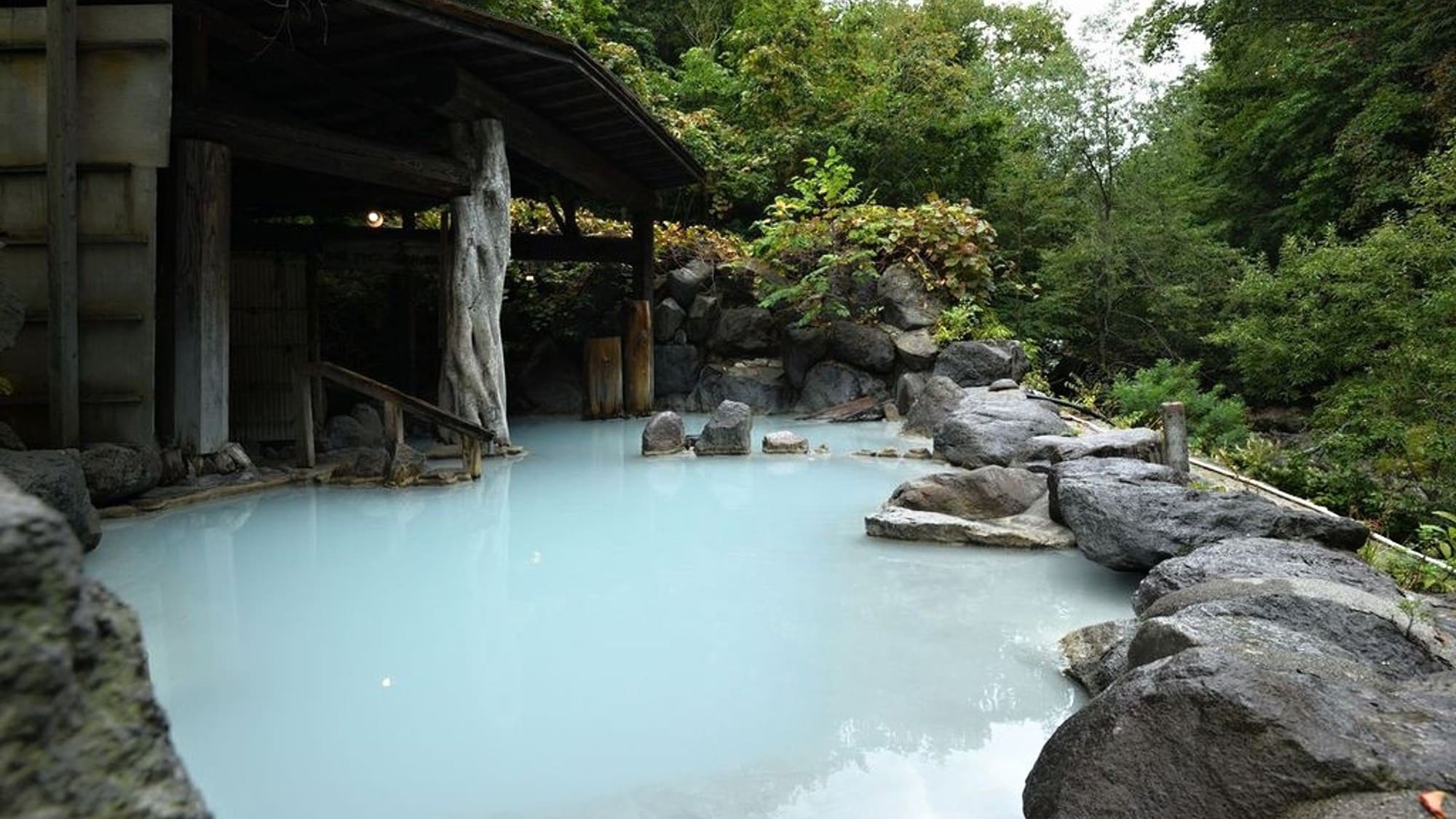 [Open-air bath] Third open-air bath/This is a "mixed-bathing" open-air bath. *You may bathe wearing a single-colored bath towel.