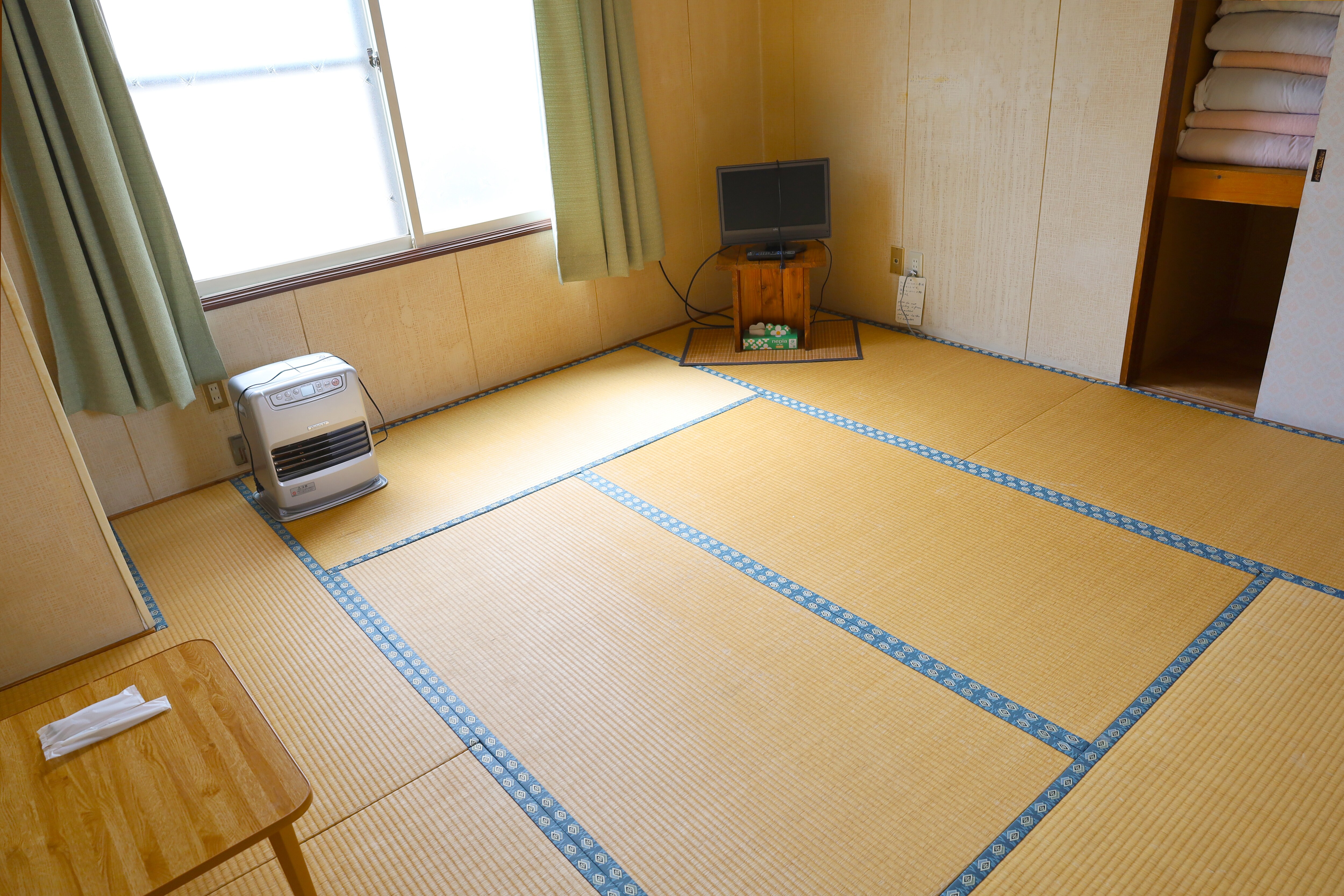 8 tatami mat room
