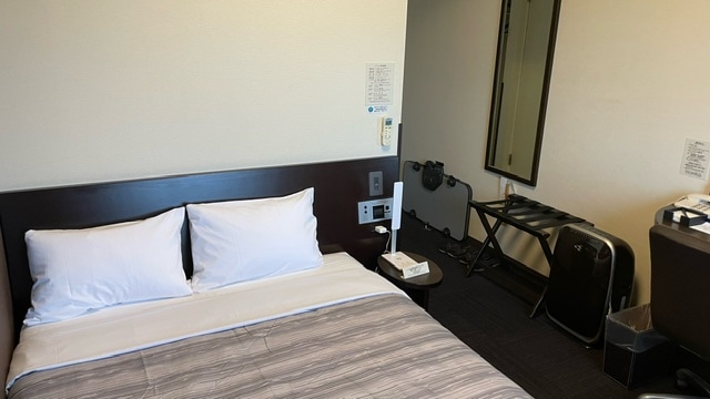 Kamar Semi-Double yang Nyaman