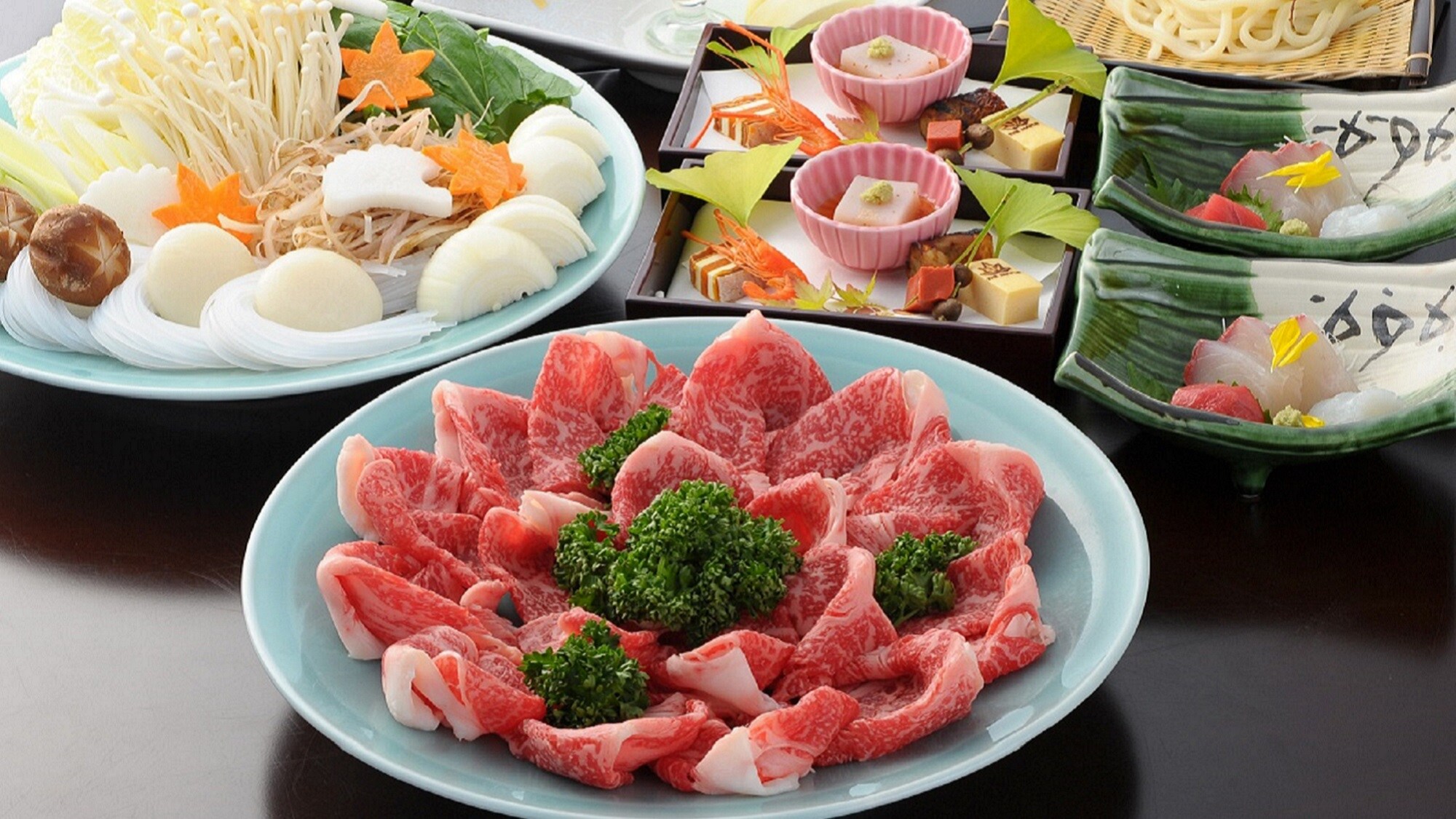 [Enjoy Japanese Black Beef with Two Types of Dashi Stock]