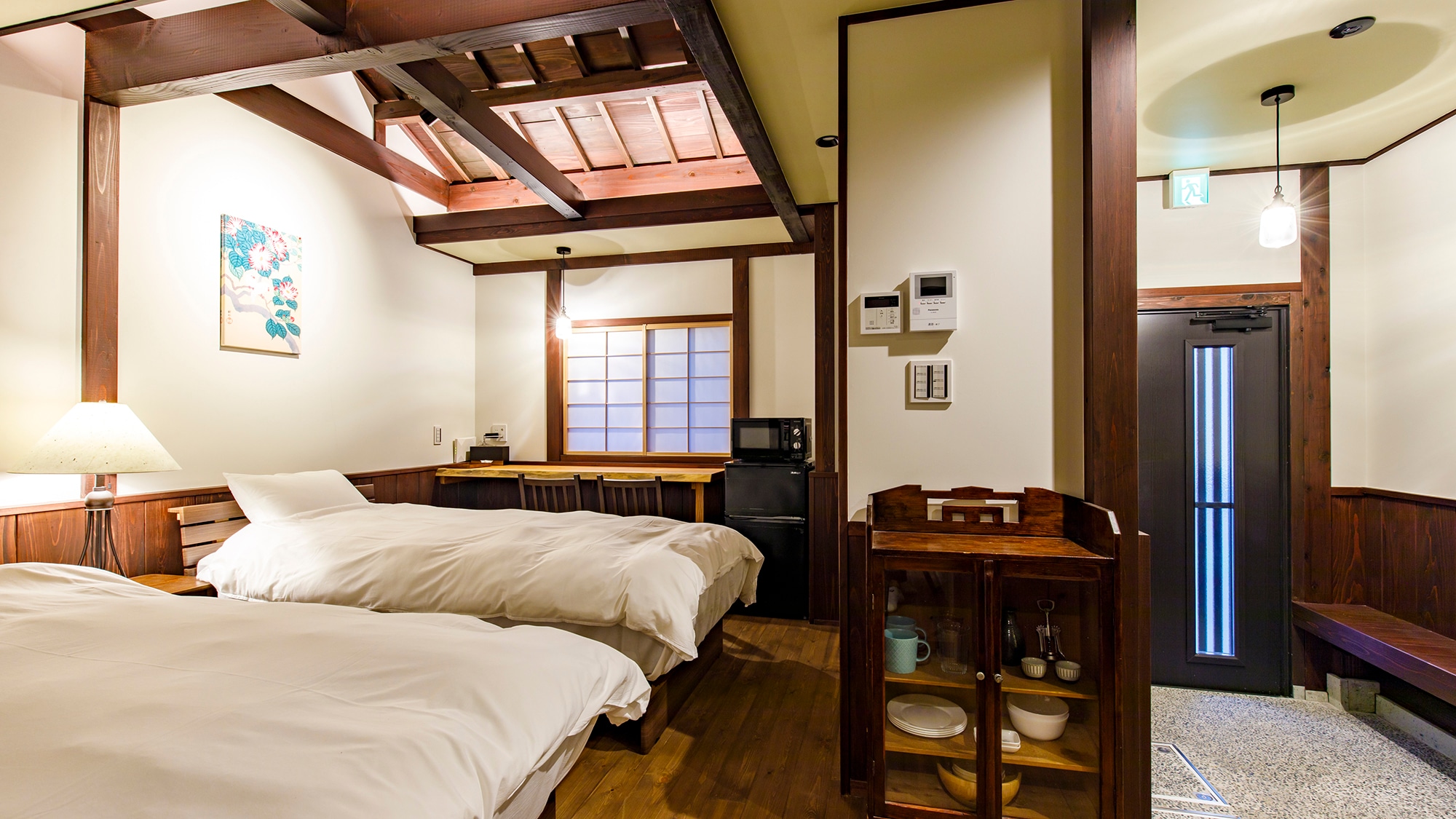 Guest room [lion] bedroom