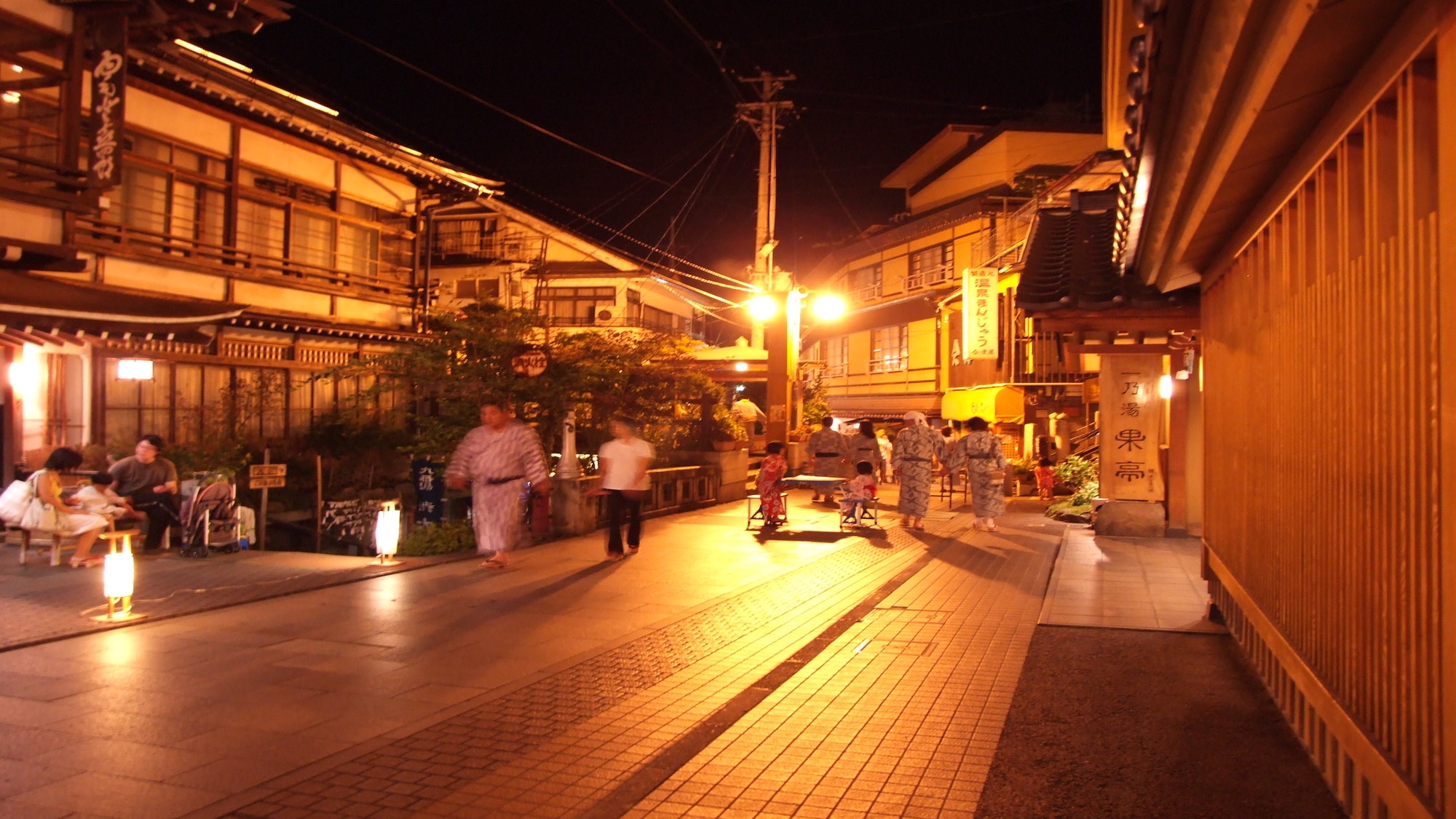 Hot spring town streetscape