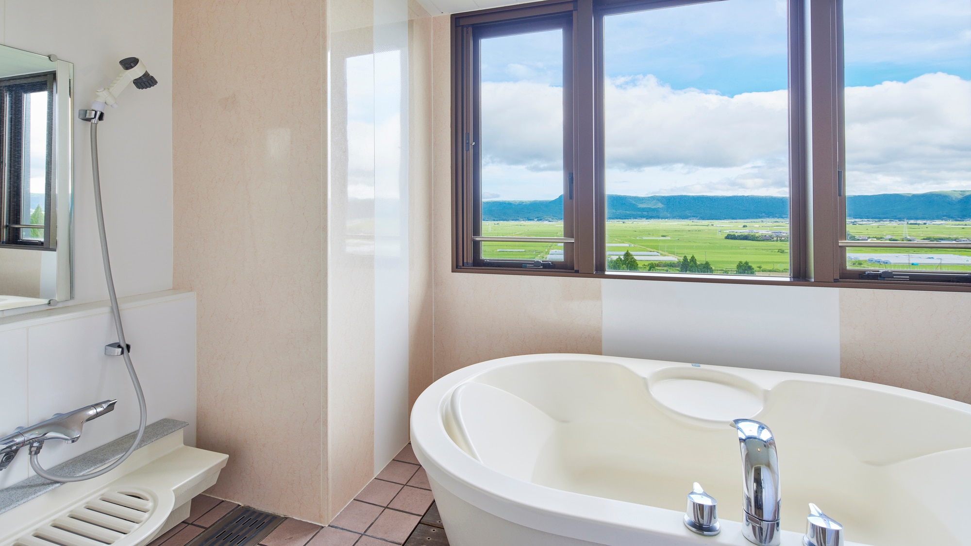Deluxe Twin Room with North Wing View Bath_View Bath