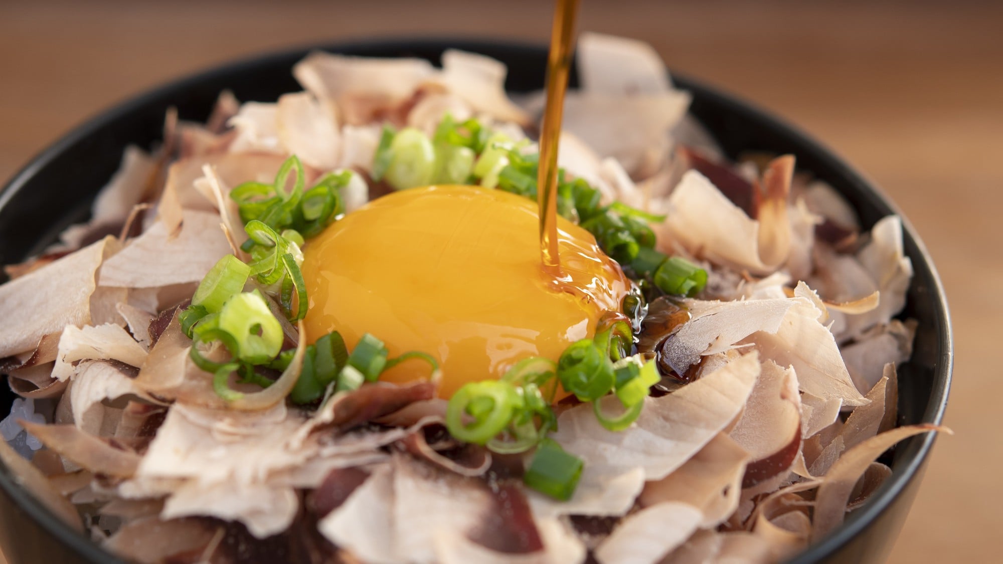 Dried bonito and egg on rice