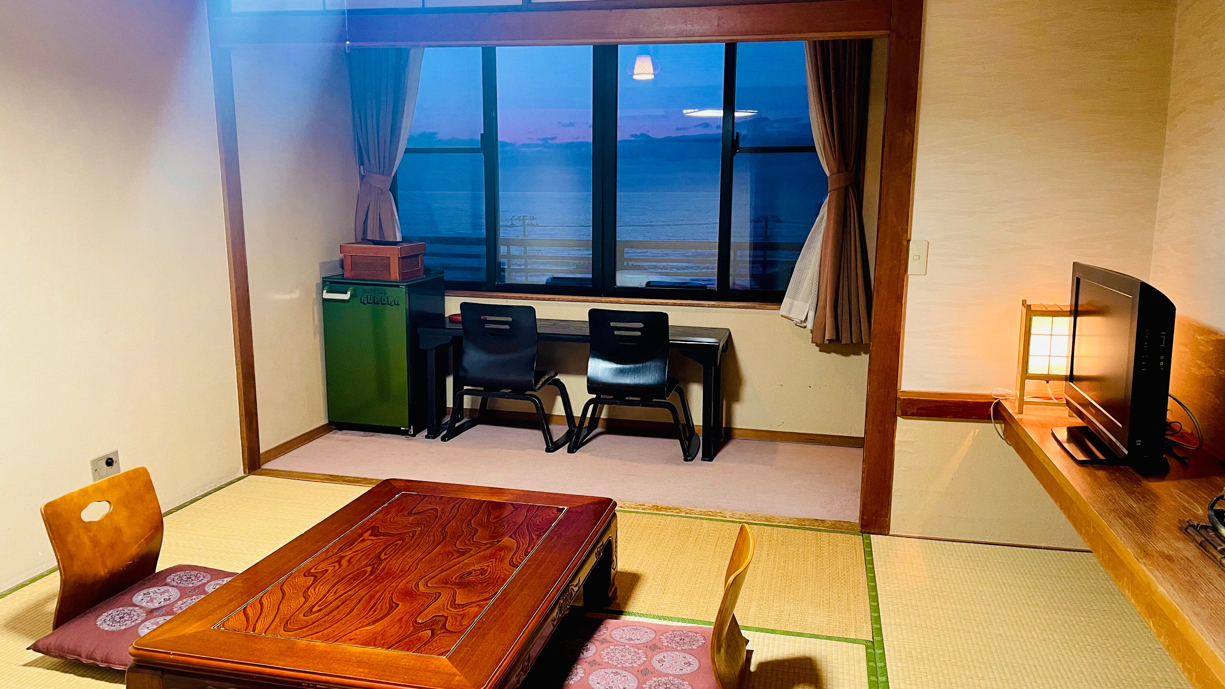 [Japanese-style room] All rooms facing the sea