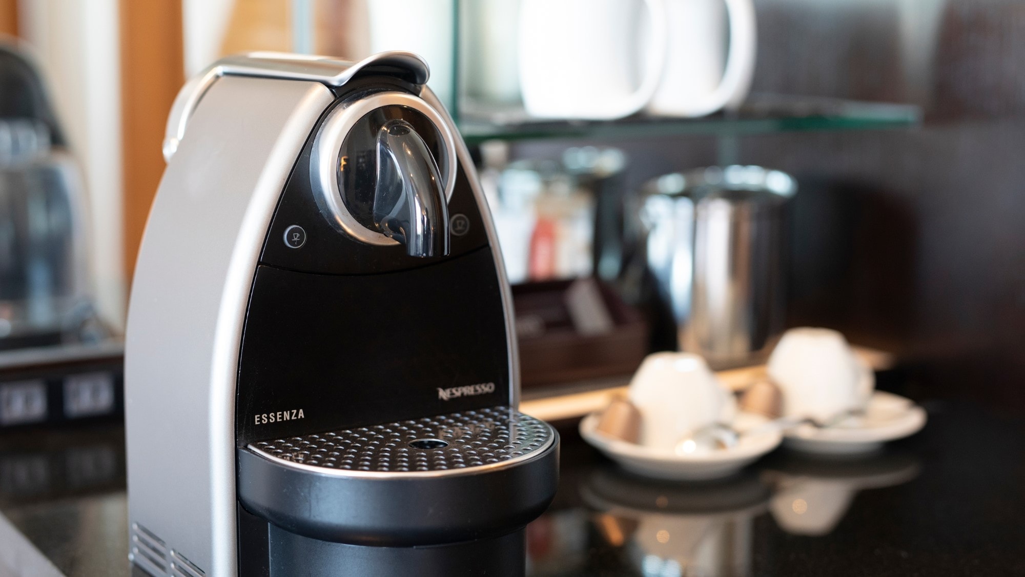 The premium twin rooms are equipped with an espresso machine, allowing you to enjoy a relaxing break.