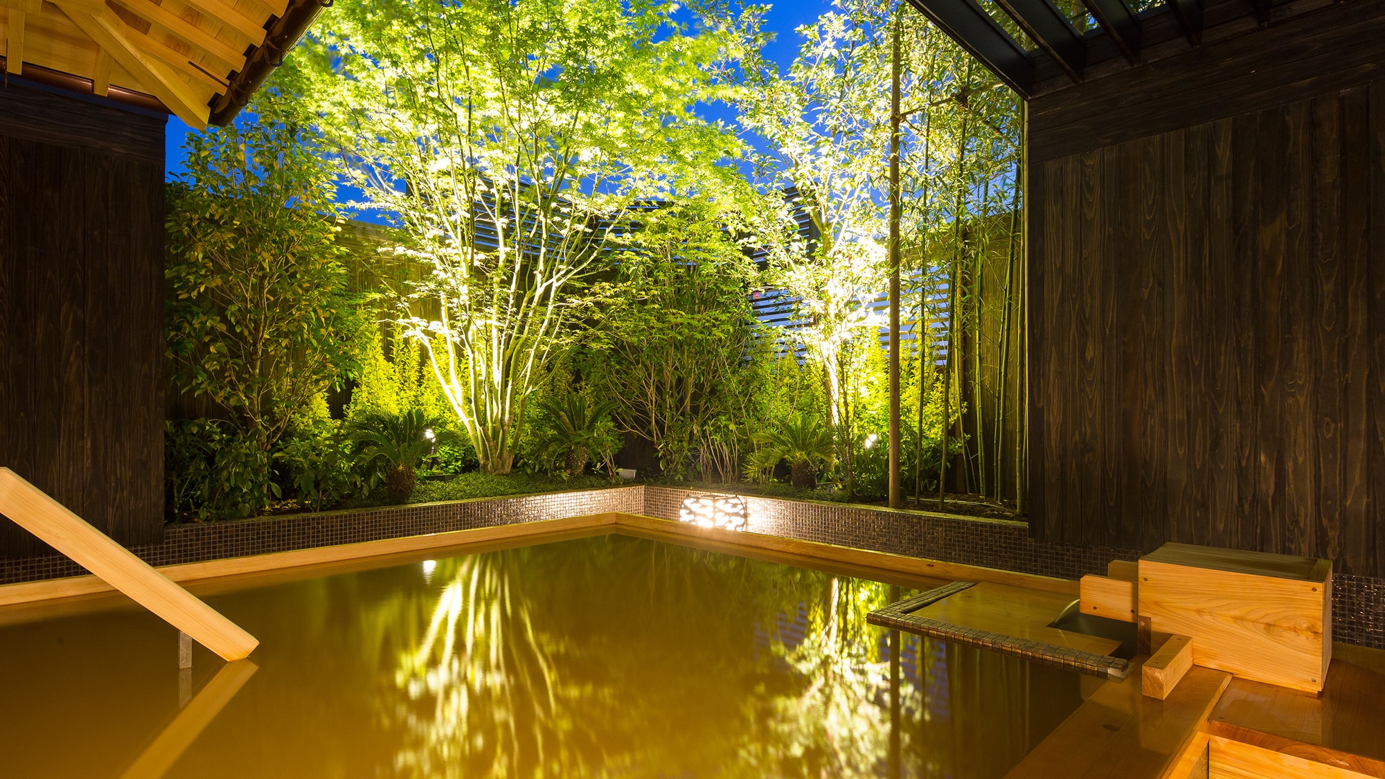 [Kobe Rokko Onsen Hamazumi] Open-air bath. 100% natural hot springs from our own source, free for guests