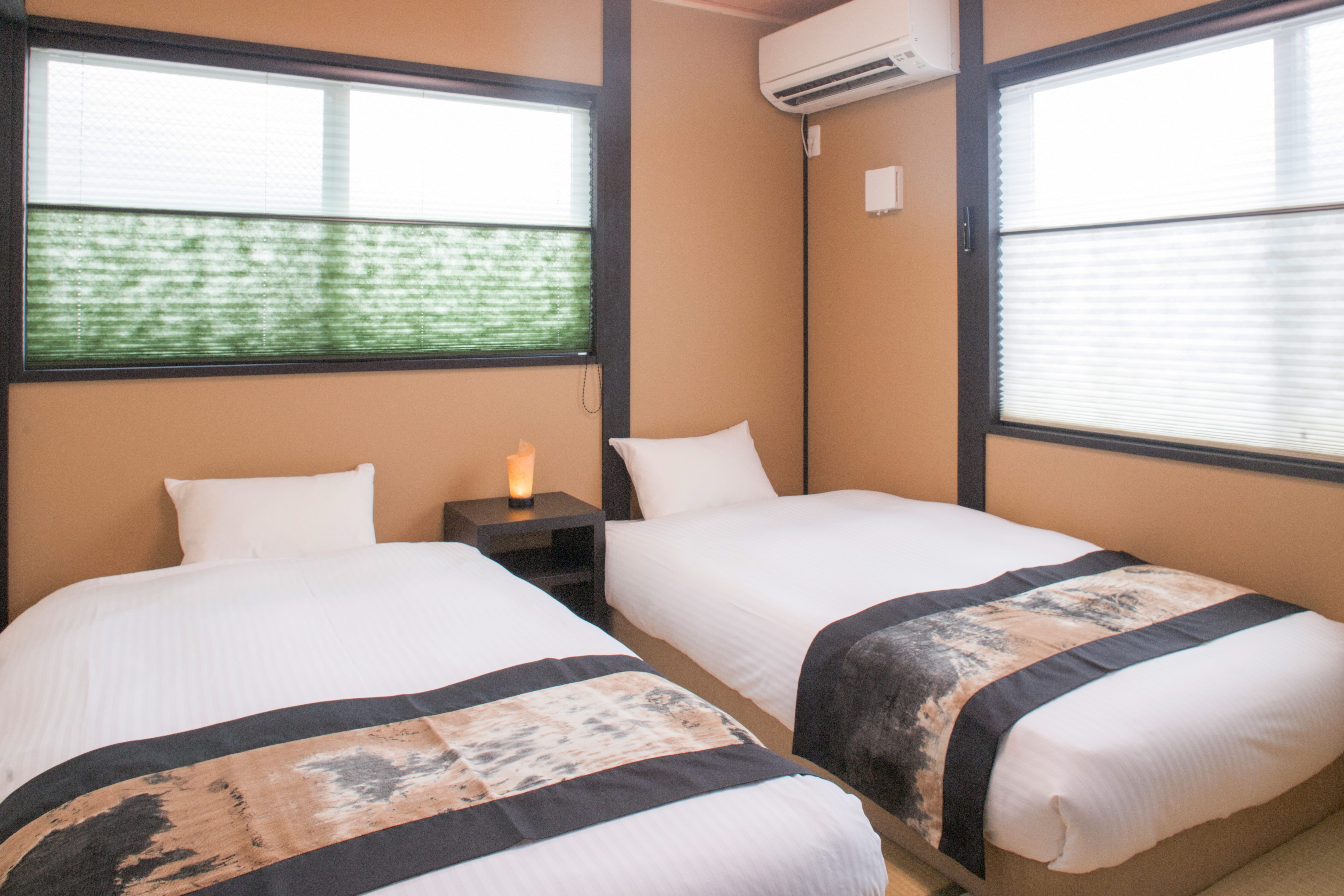 Bedroom (2nd floor) 2 single beds