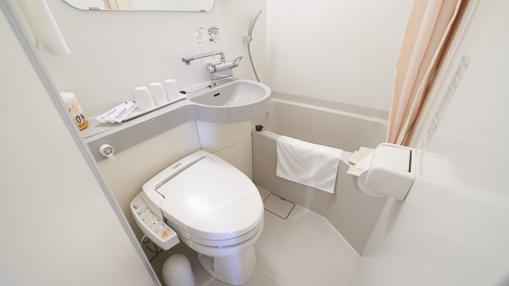 所有客房均设有整体卫浴（前台提供牙刷）