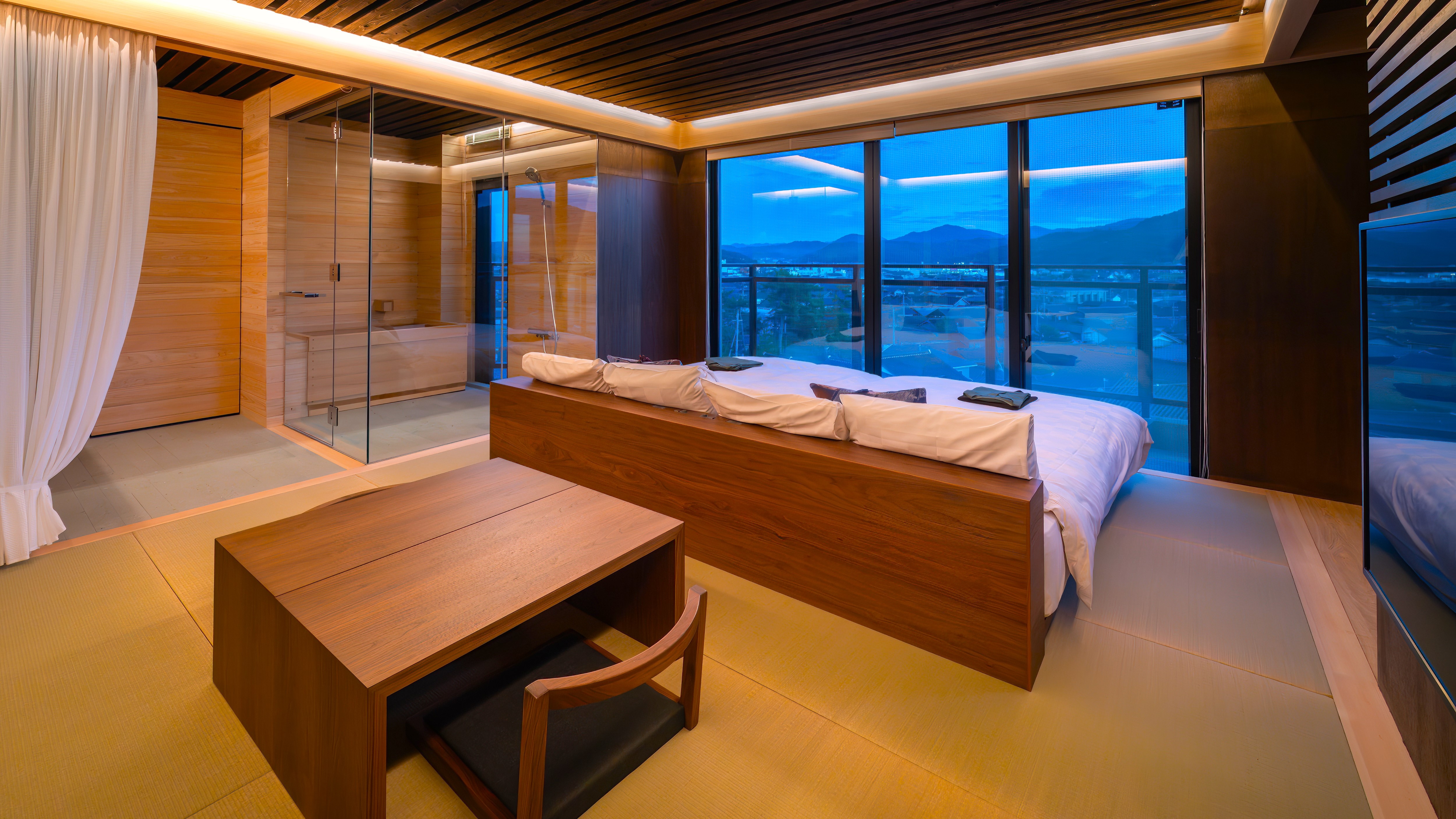 [Opening in the fall of 2012! "Betu-warai"] Guest rooms with hot spring panoramic baths ◆ Kyotango townscape with many traditional Japanese roofing tiles