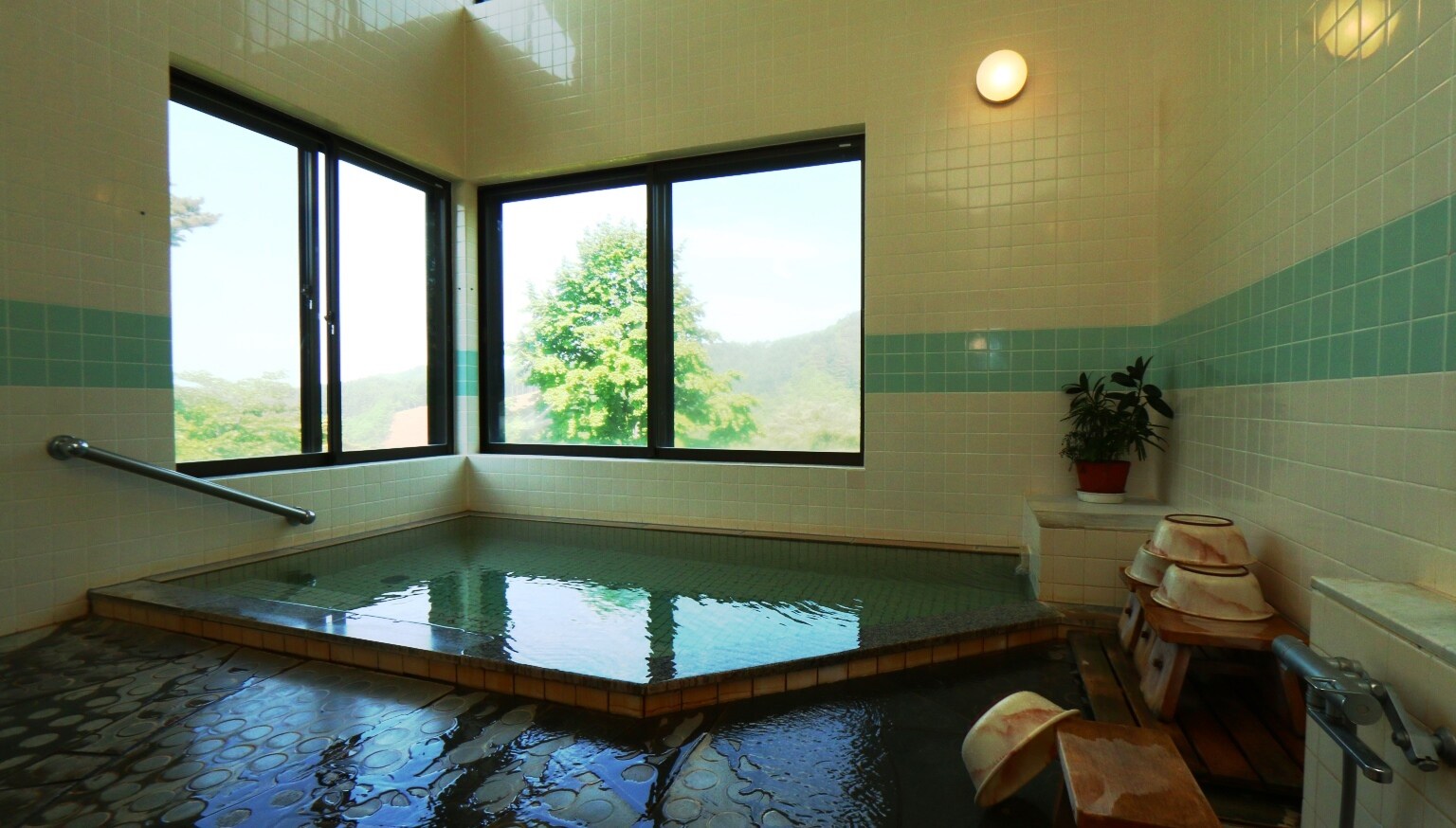 [Kasuga Onsen] PH9.6 Beauty hot spring♪