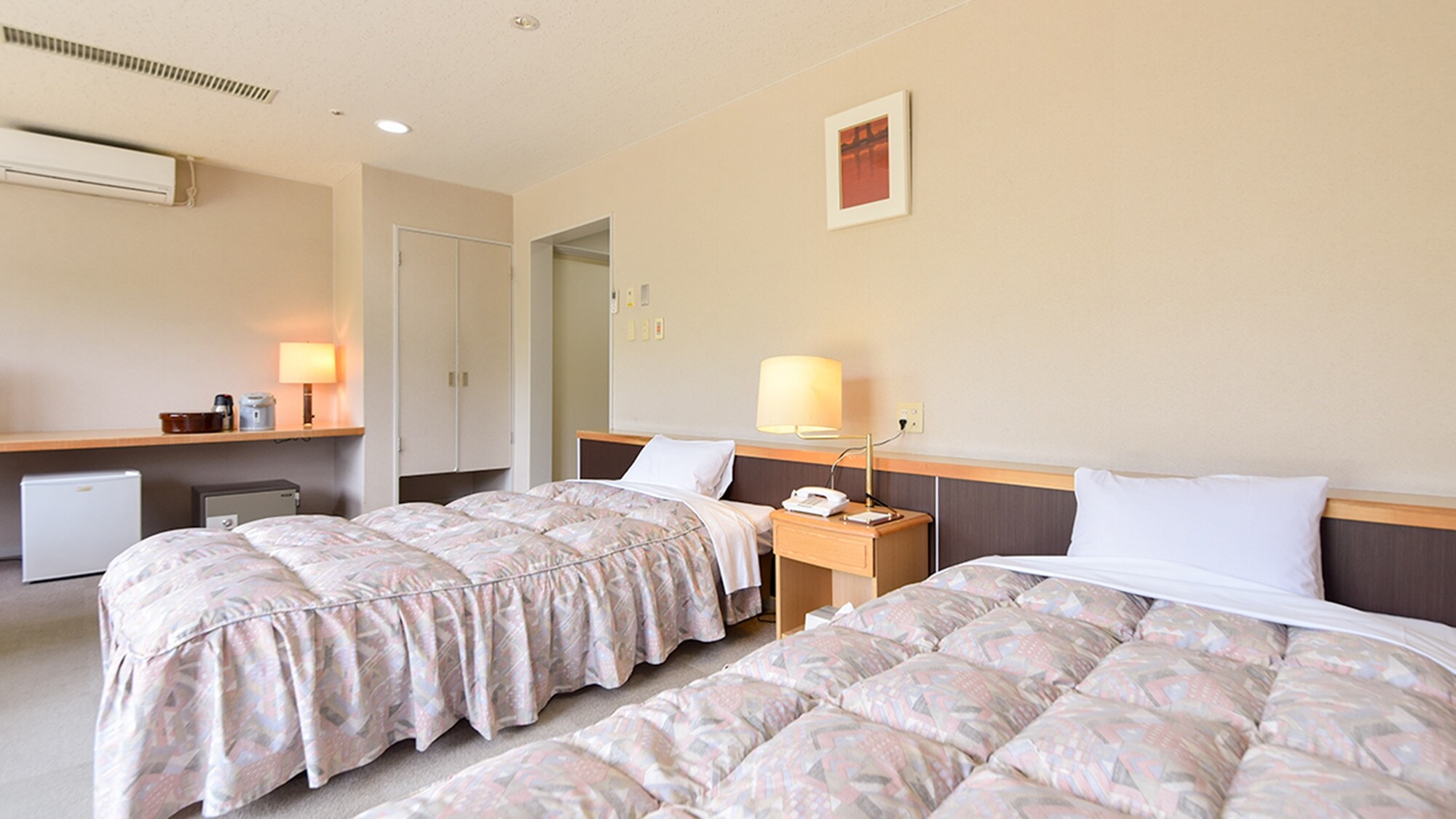 *Room (twin)