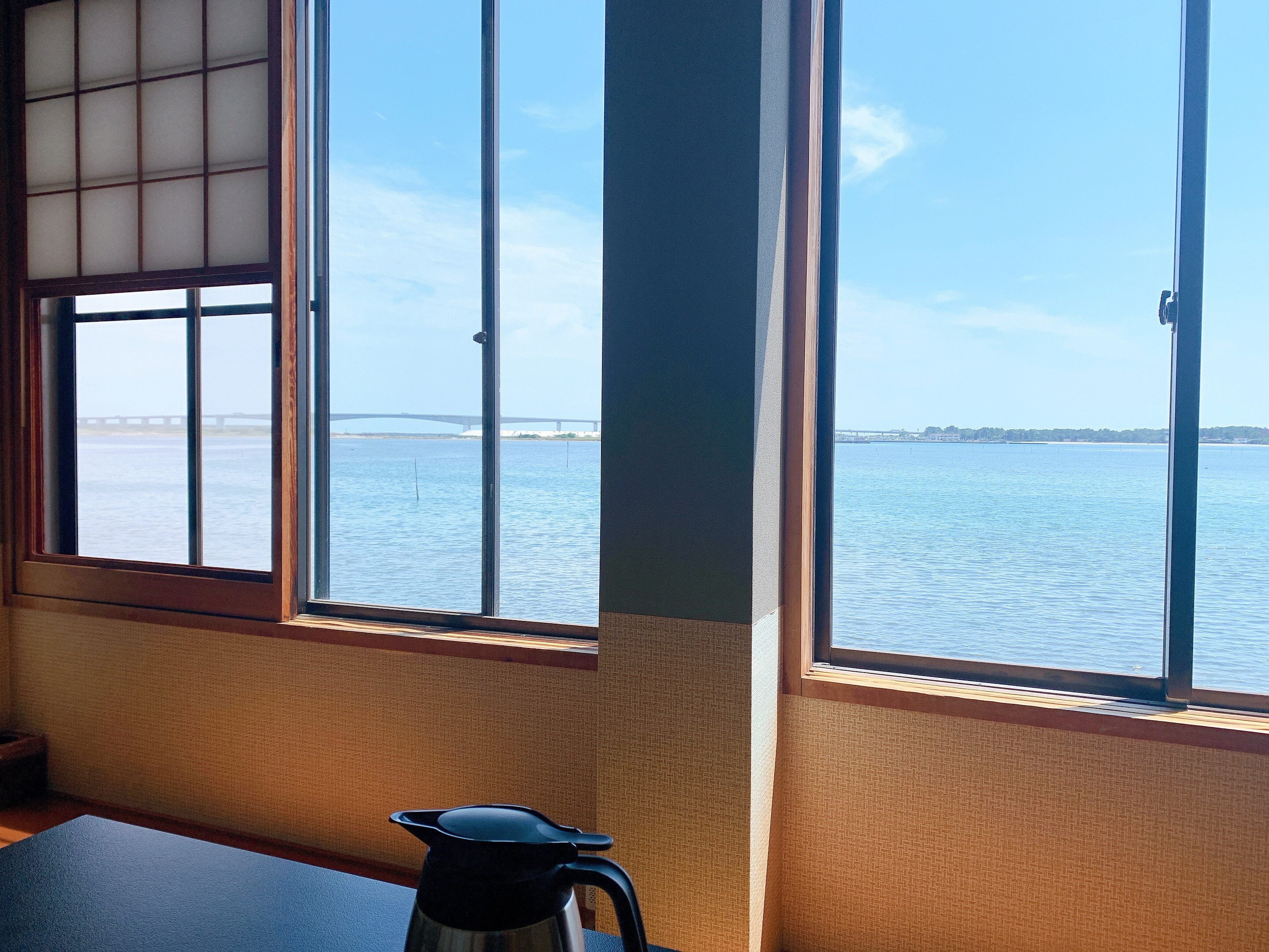 When you open the window, you can see Lake Hamana in front of you.