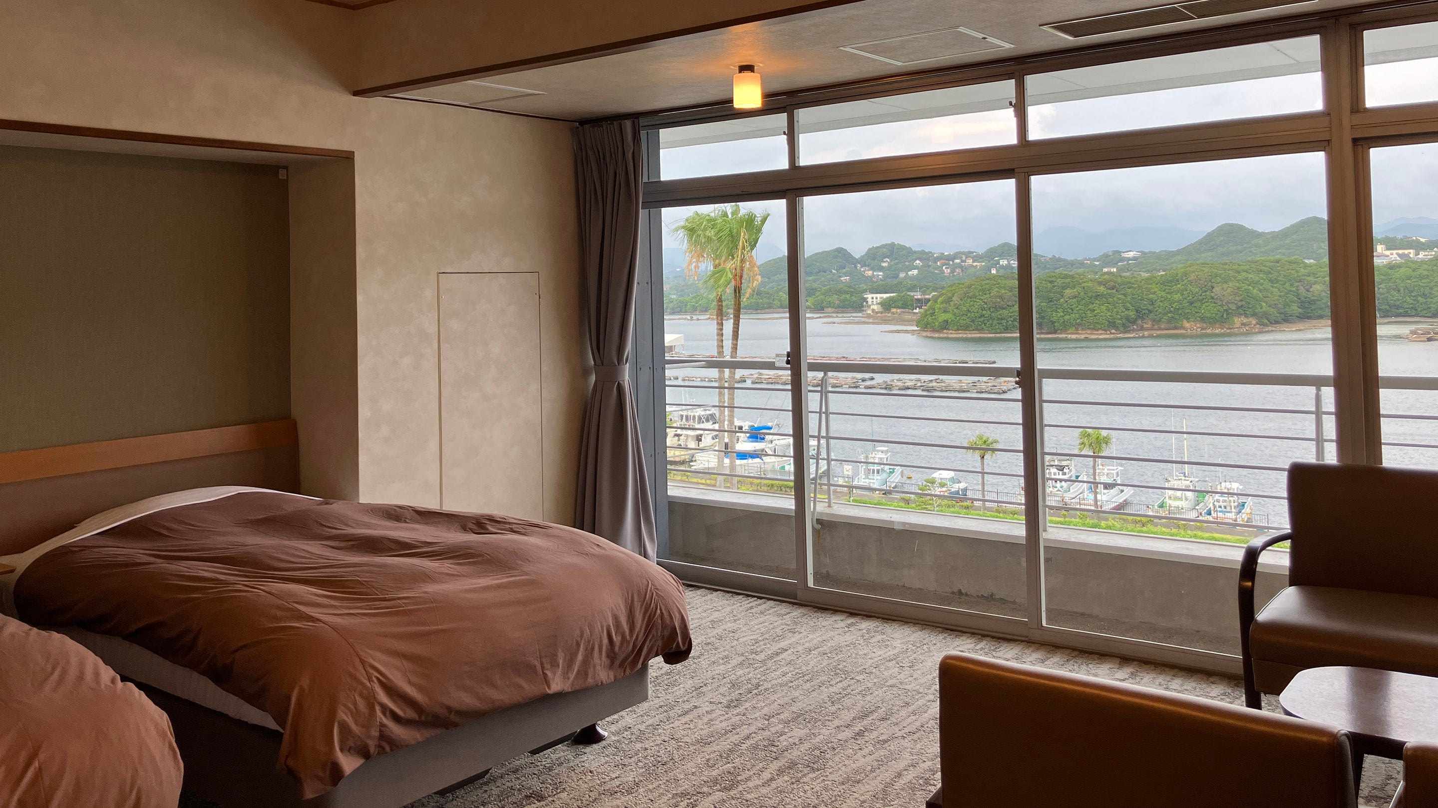Superior Japanese-Western style twin room with open-air bath