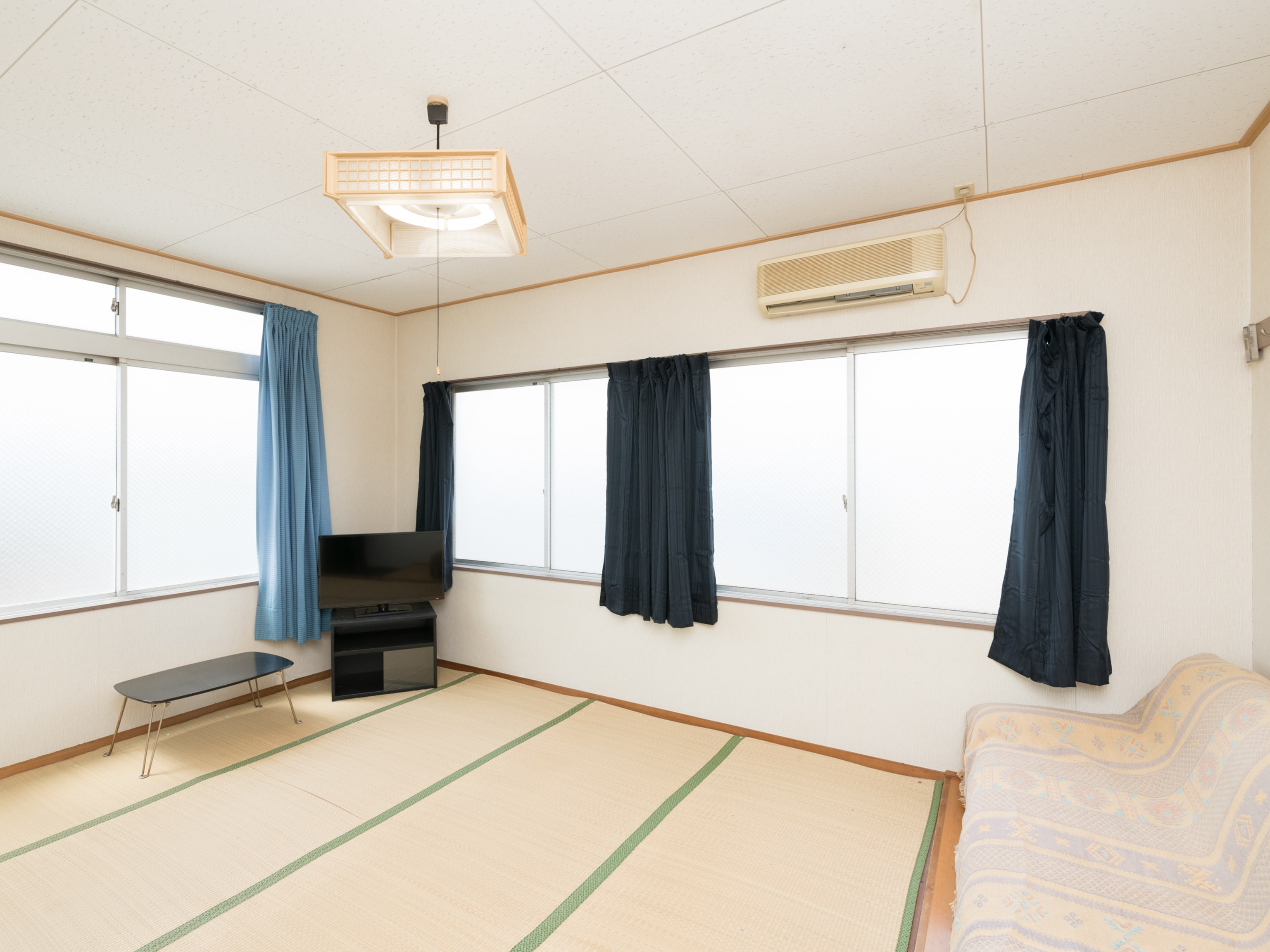[Smoking] Japanese-style room for 3 people (no toilet)