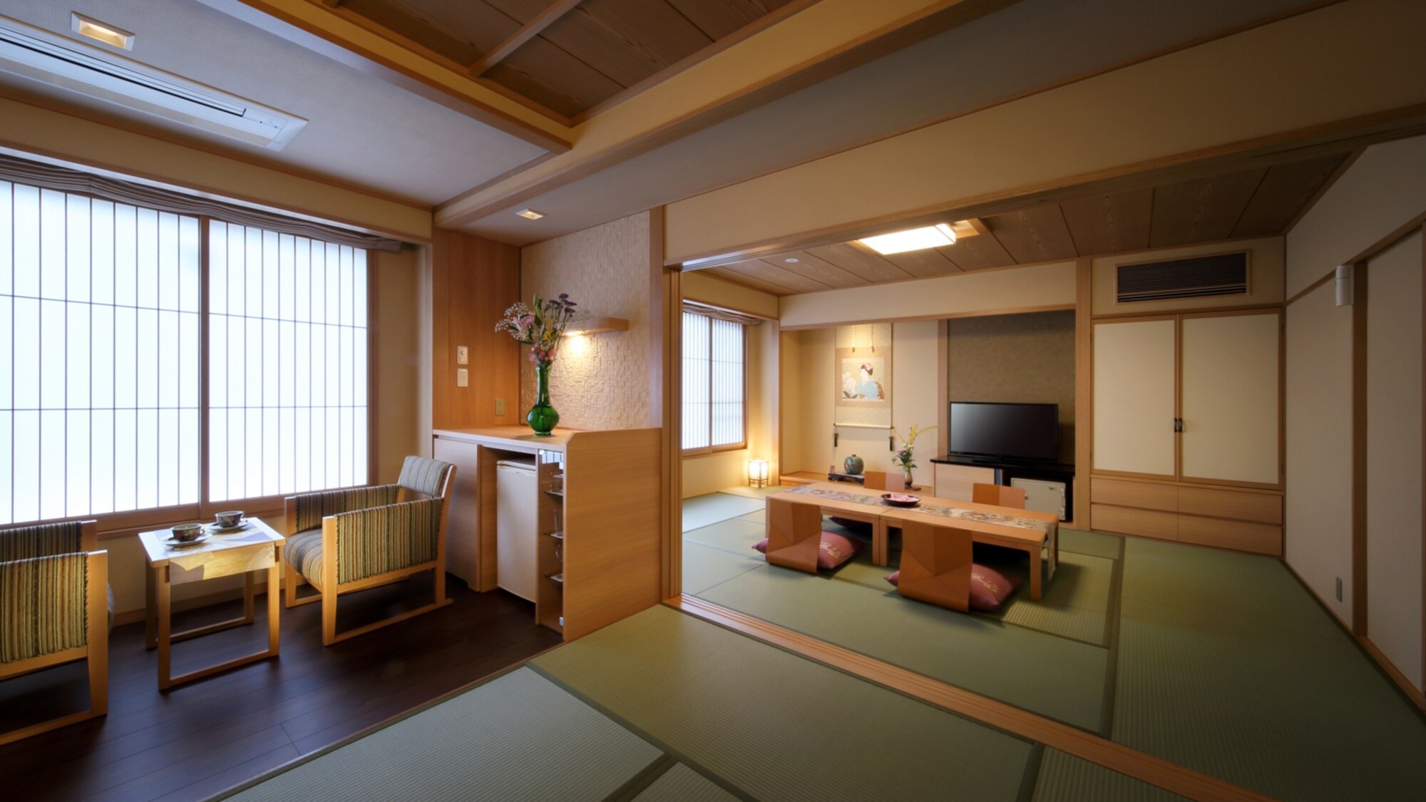 Phòng bán suite theo phong cách Nhật Bản (10 chiếu tatami + 6 chiếu tatami ở phòng bên cạnh)