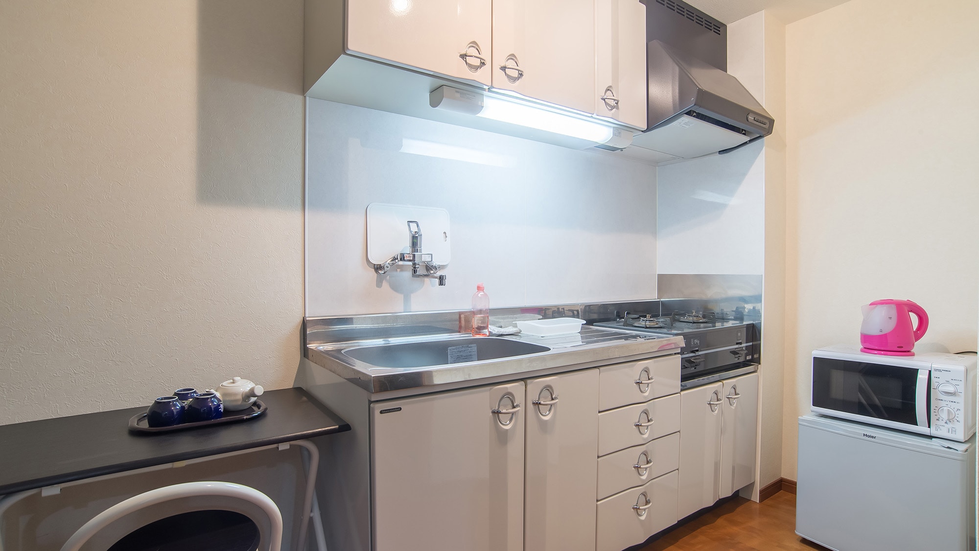 * [Kitchen / Room 1DK] Ideal for self-catering customers ♪ Refrigerators, microwave ovens, and plates are also available.