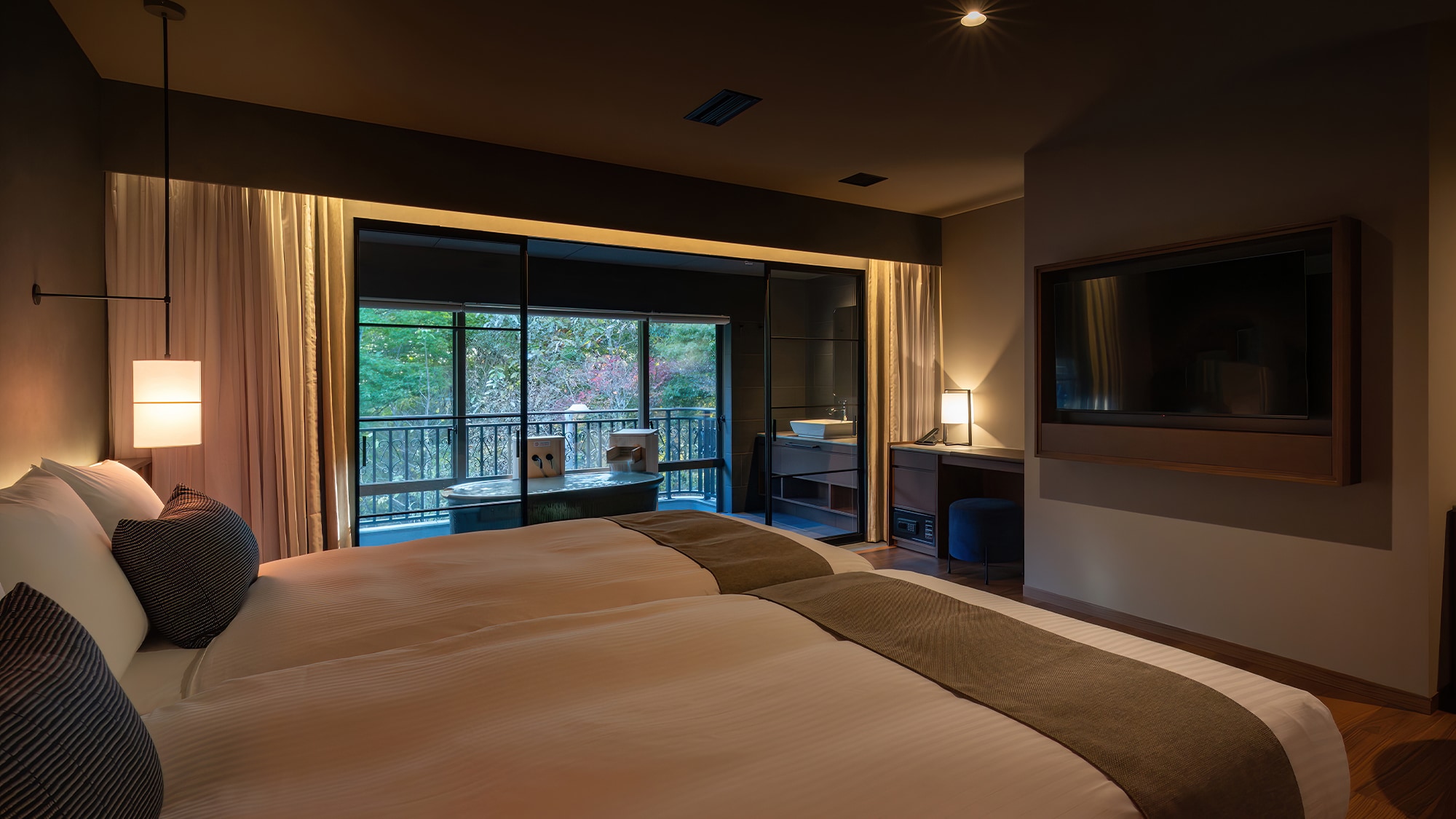 Superior Twin Room with Balcony