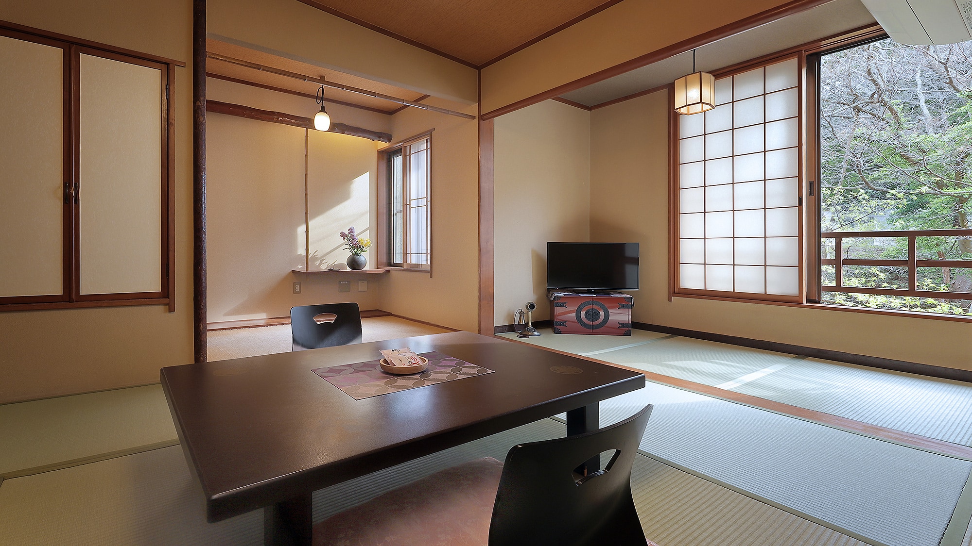 Kamar bergaya Jepang dengan pemandian terbuka "Satsuki no Ma"