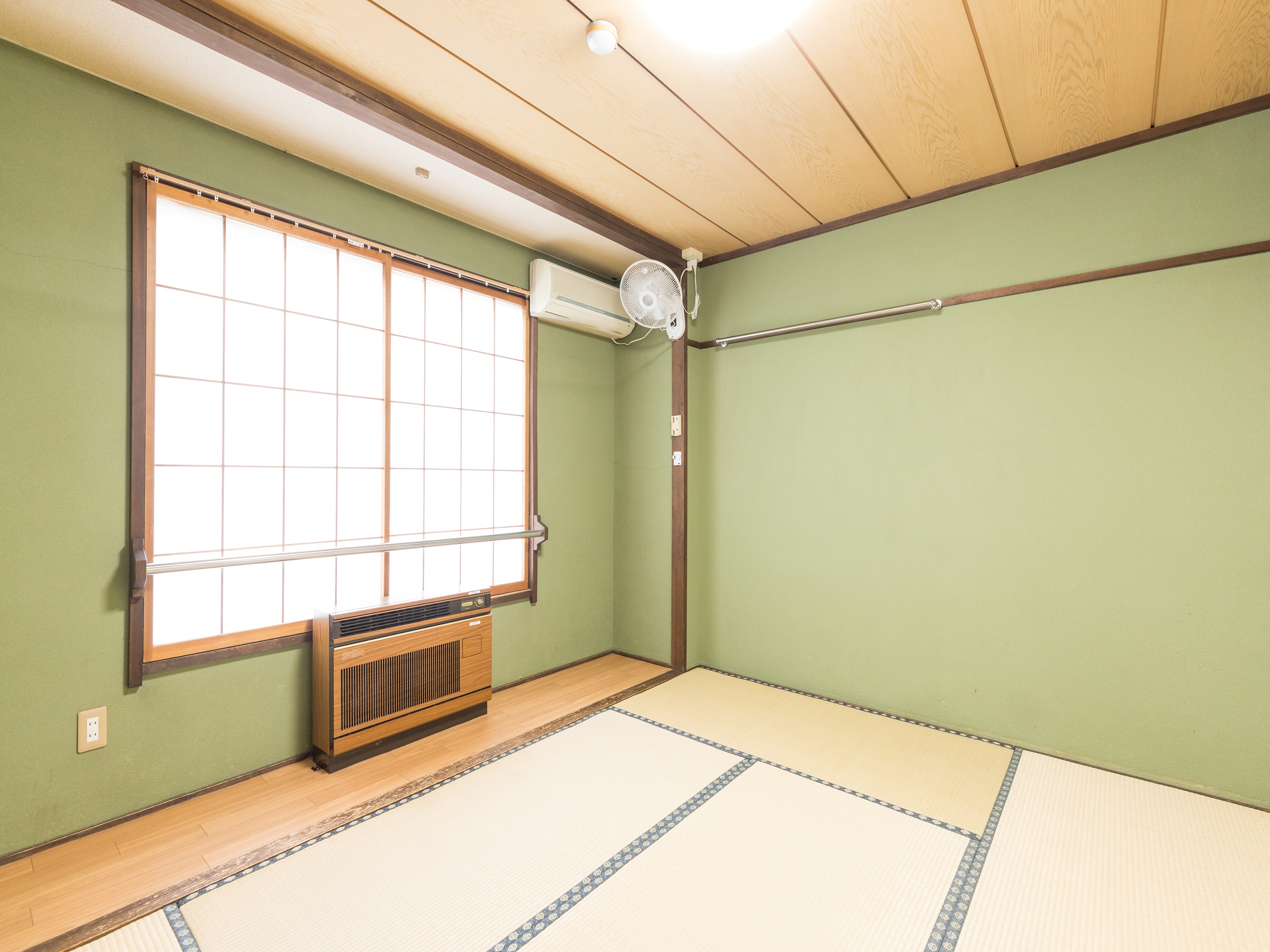 Japanese-style triple room