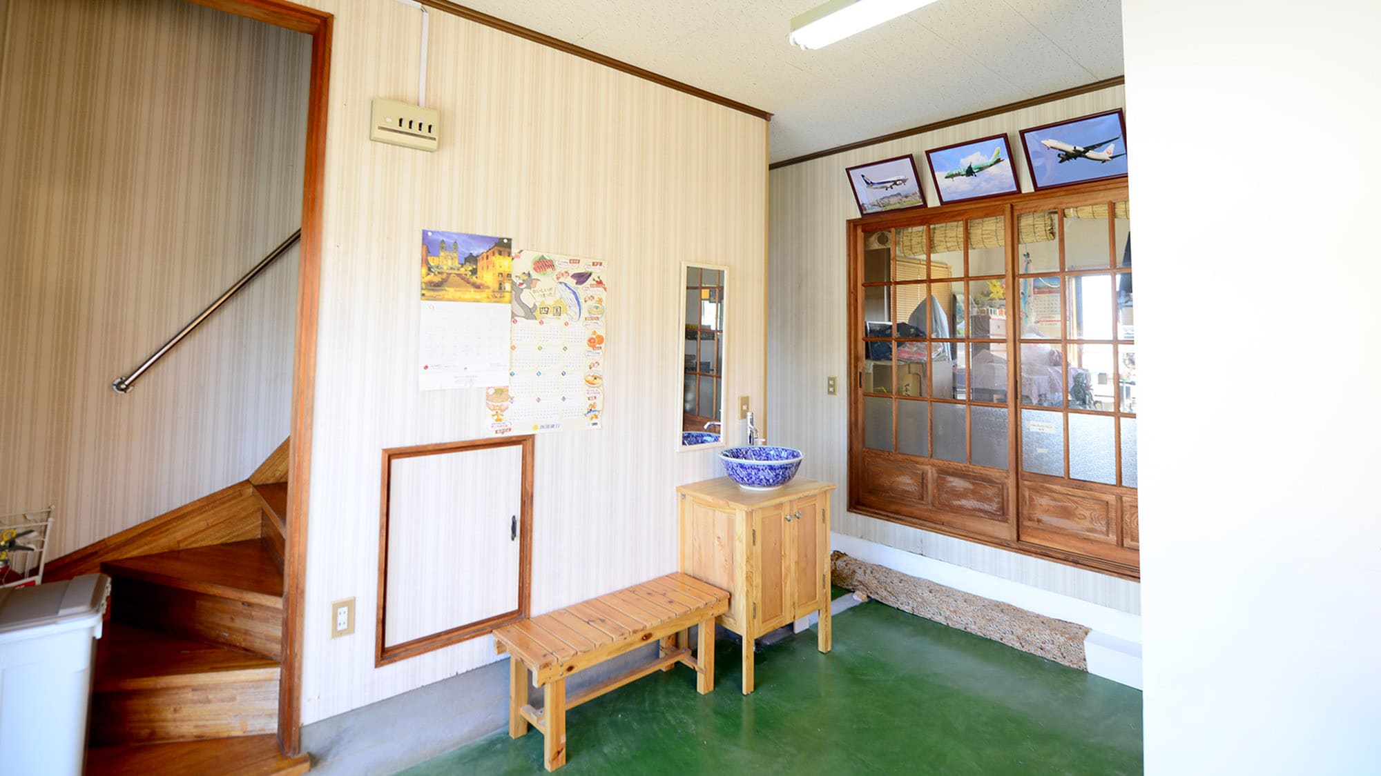 ・ Entrance / Inn with a sense of security like your parents' home