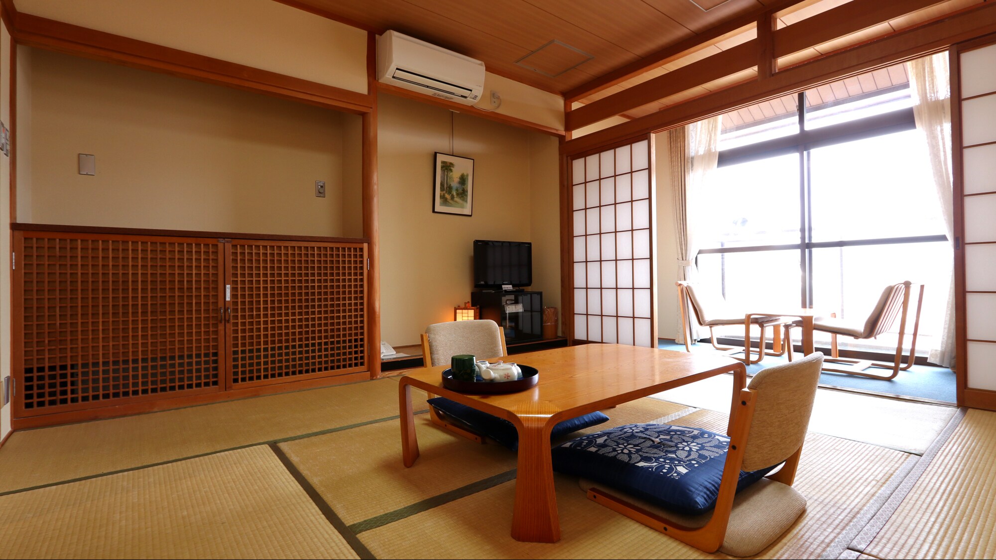 [Japanese-style room, 8 tatami mats]