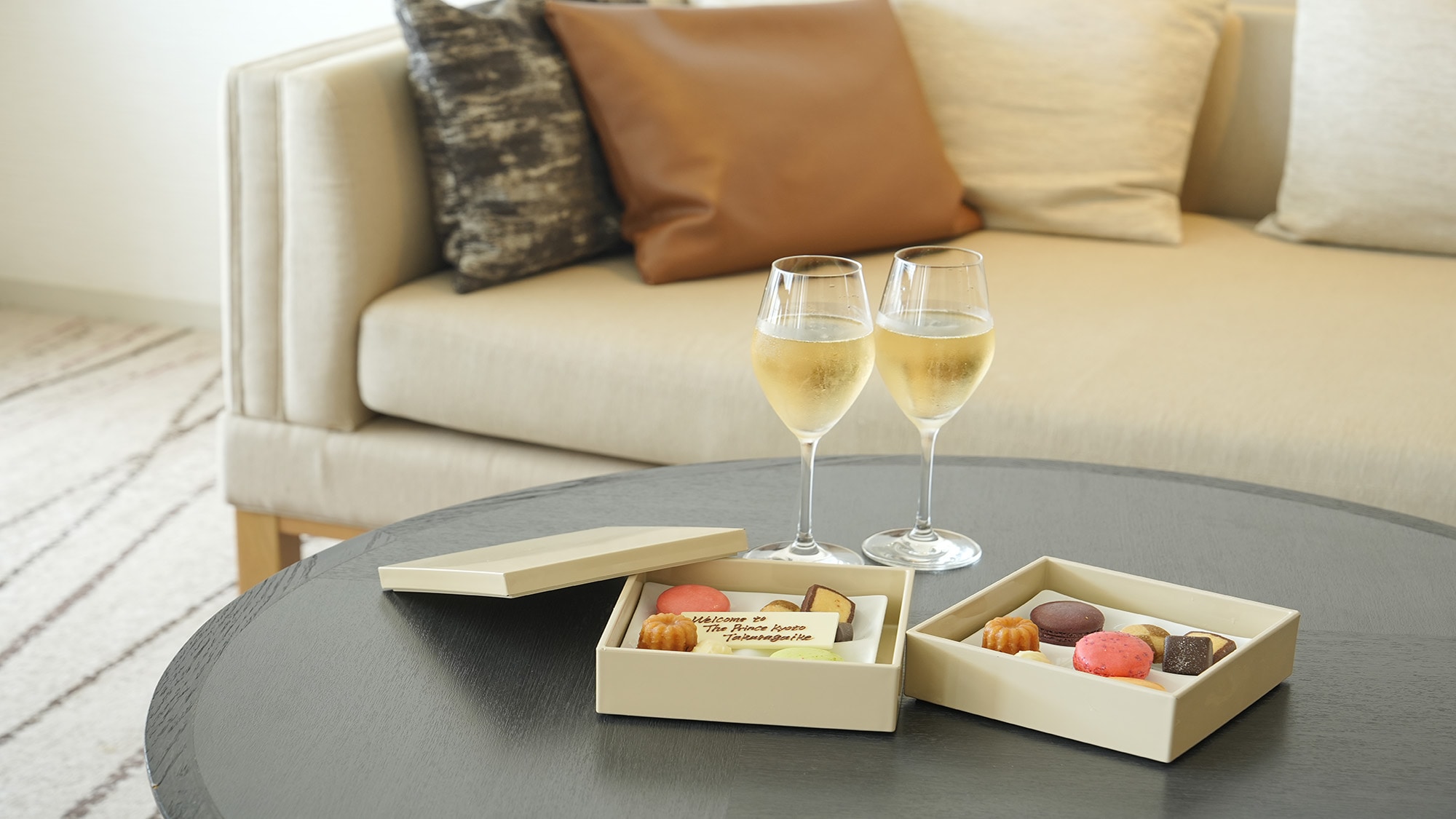 Club Floor Welcome Sweets