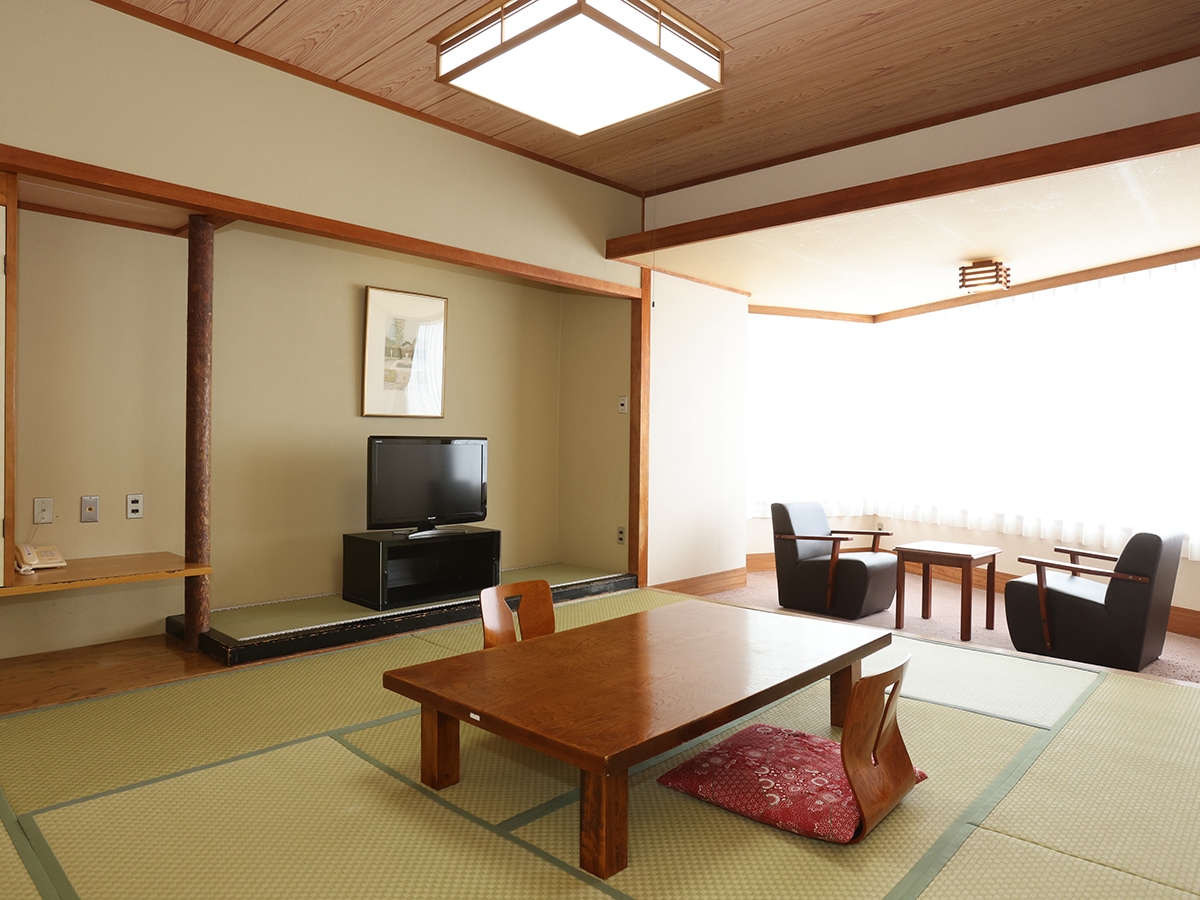 Bangunan utama Kamar bergaya Jepang 10 kamar tipe tatami dengan tepi lebar