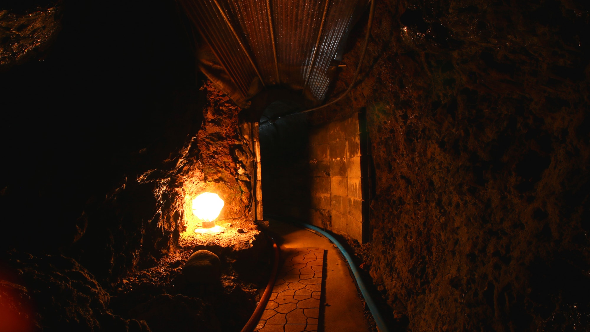 Tunnel 1 leading to the cave hot spring